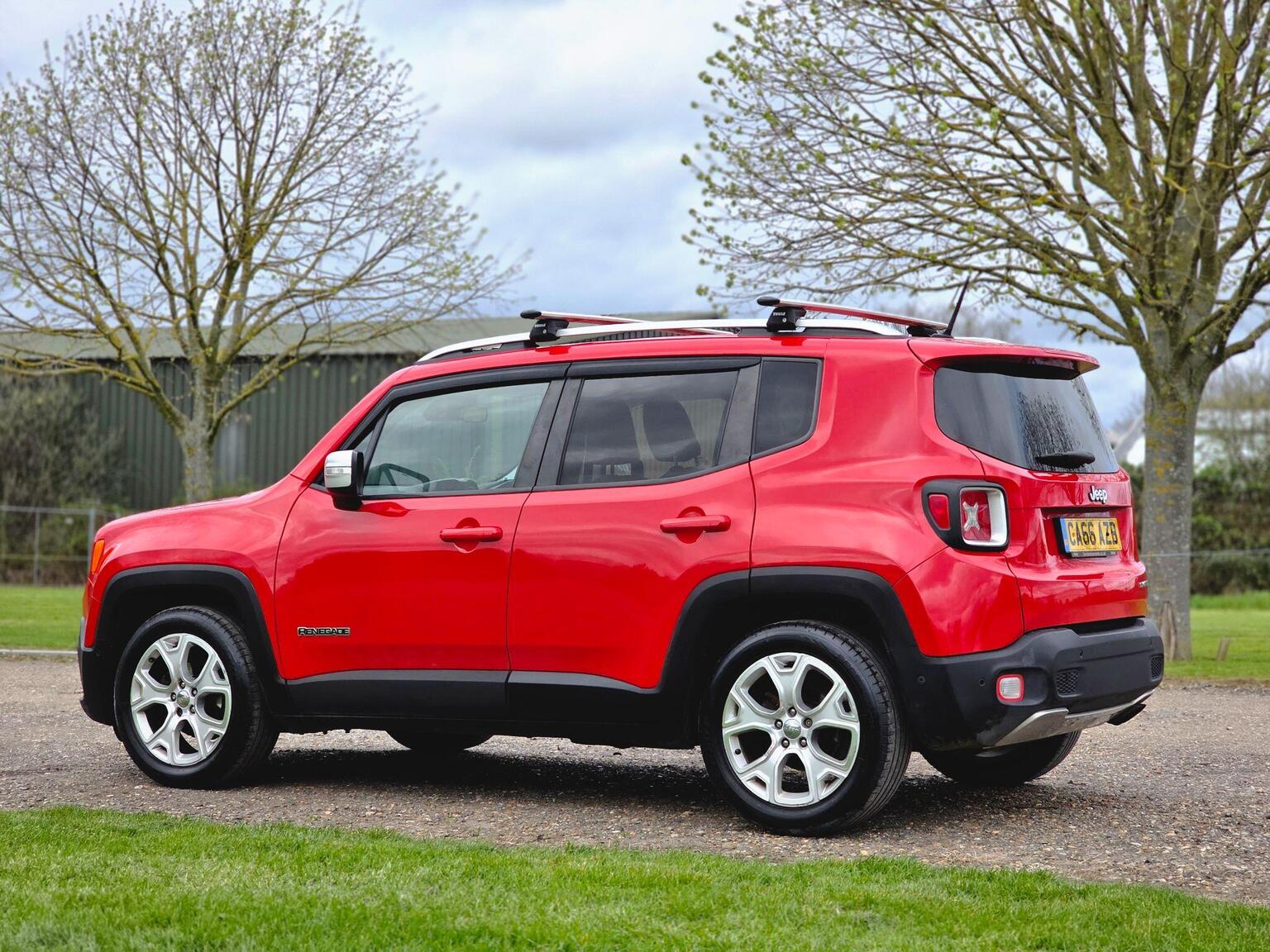 2017 Jeep Renegade image 12