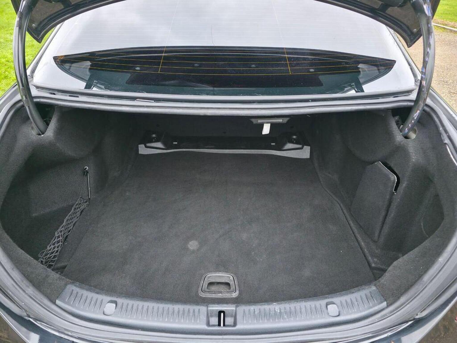 2016 Mercedes-Benz E Class image 41