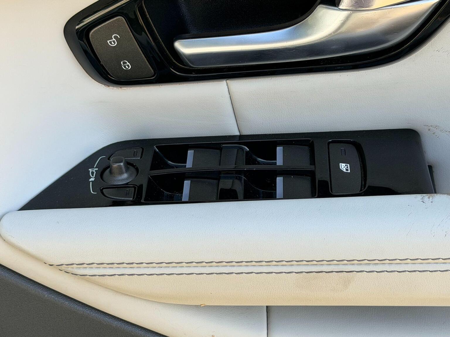 2017 Land Rover Range Rover Evoque image 34
