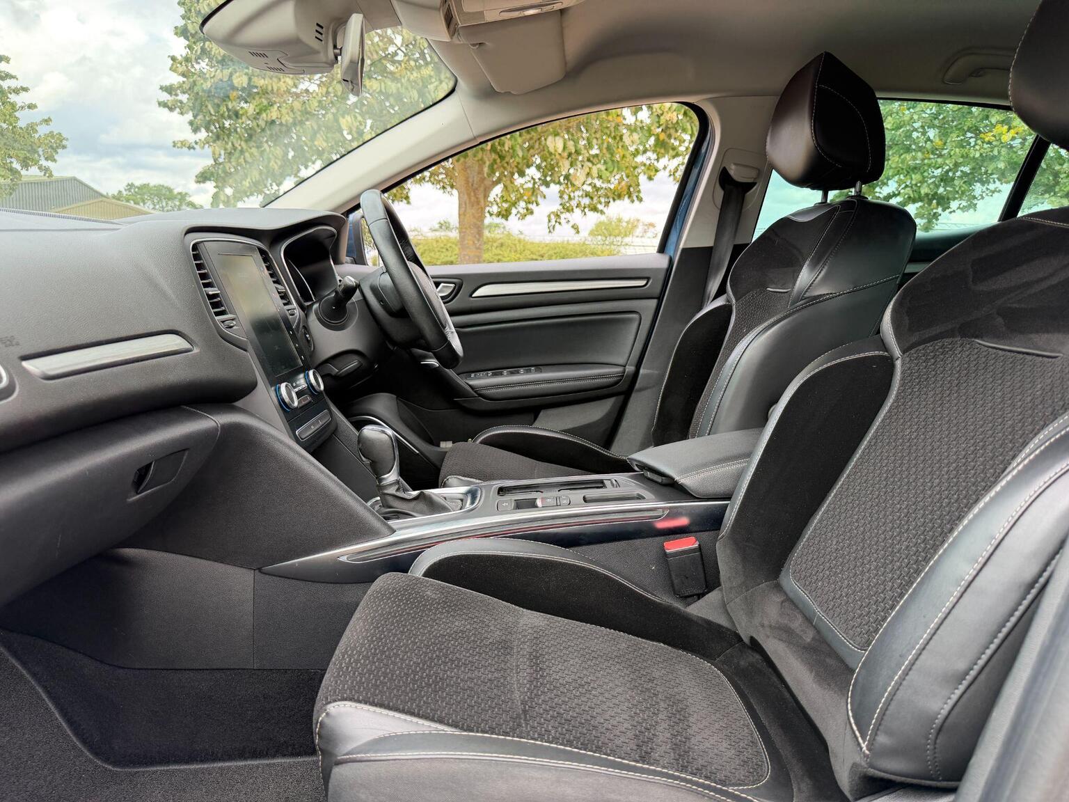 2017 Renault Megane image 24