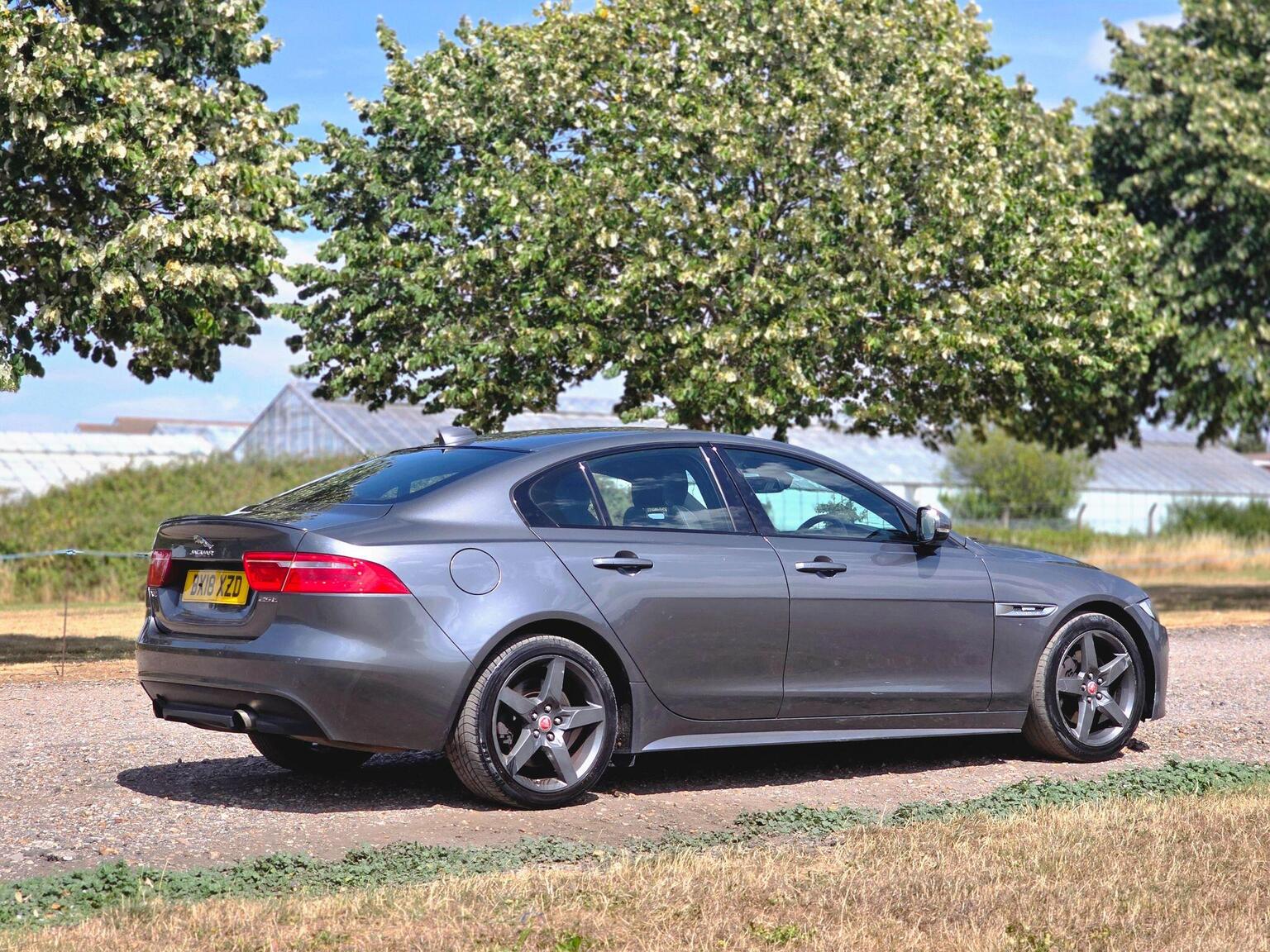 2018 Jaguar XE image 6