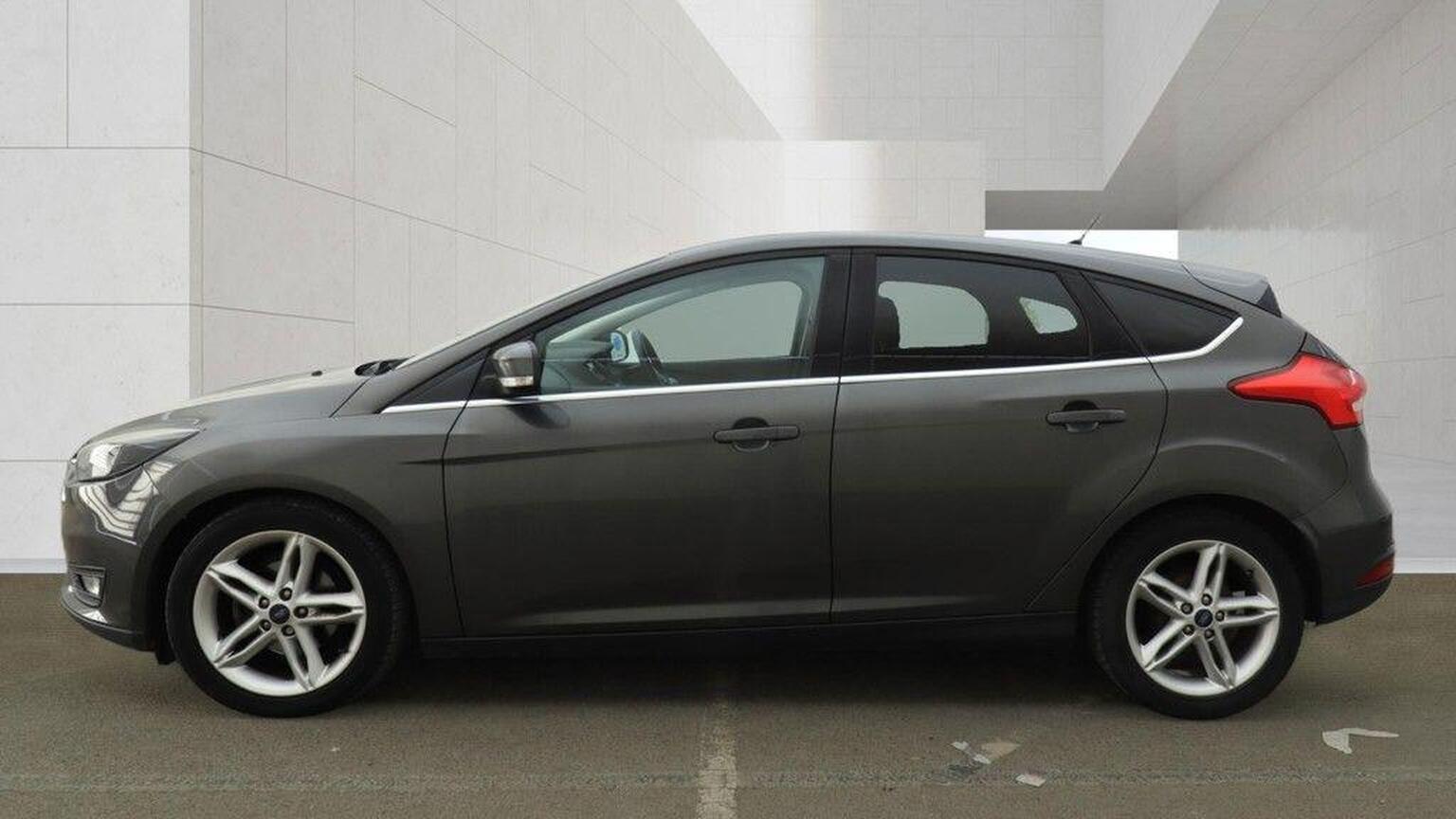 2016 Ford Focus image 6