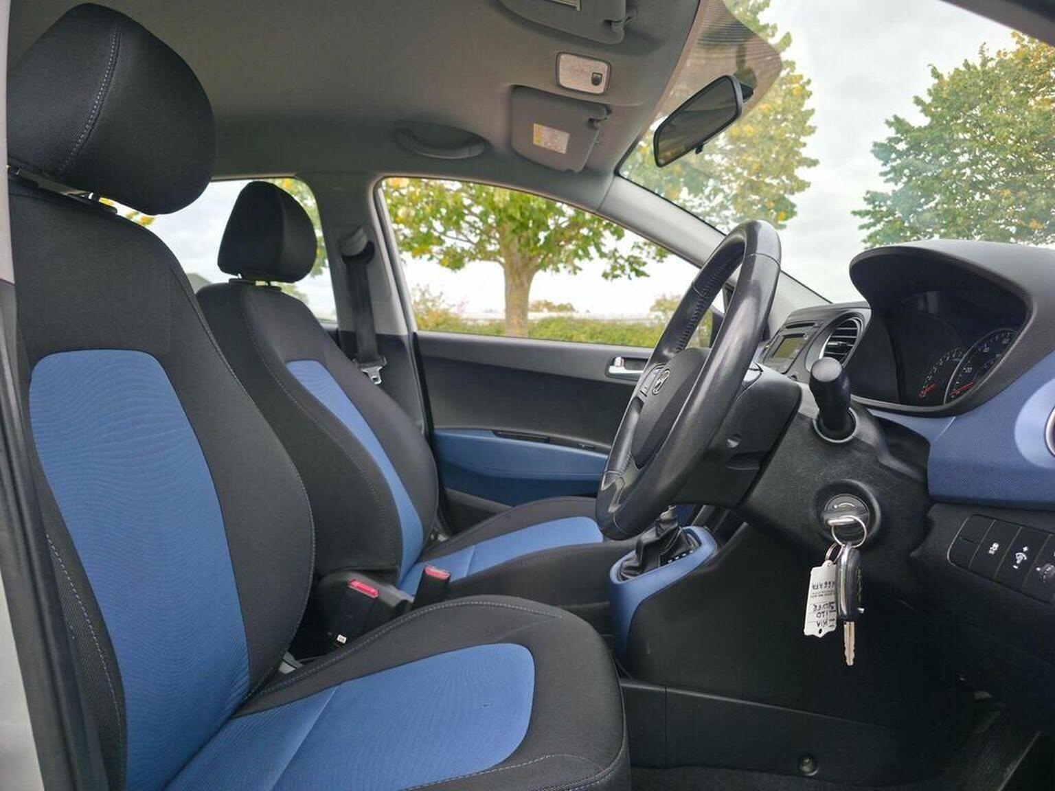 2016 Hyundai i10 image 22