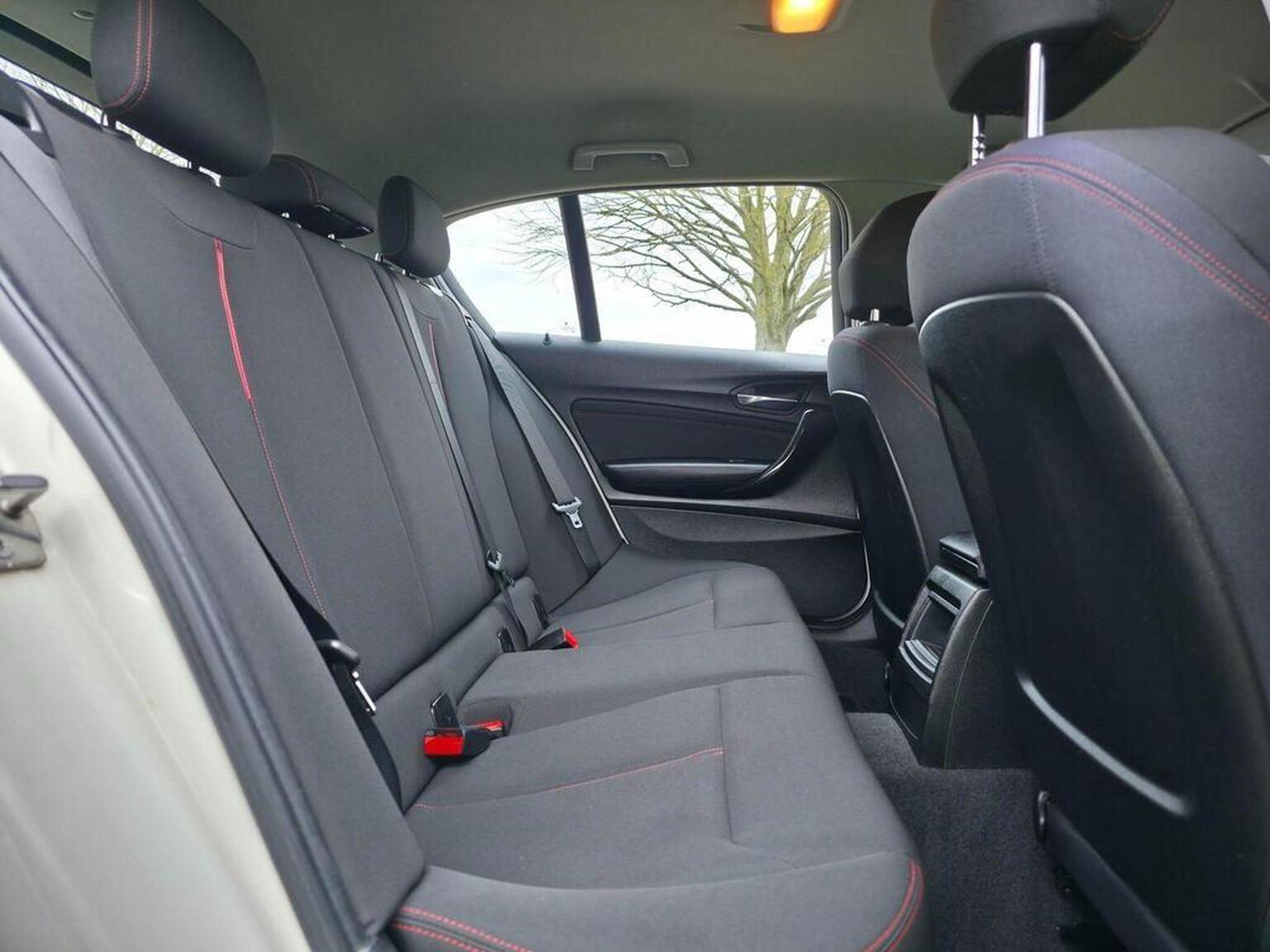 2013 BMW 1 Series image 22