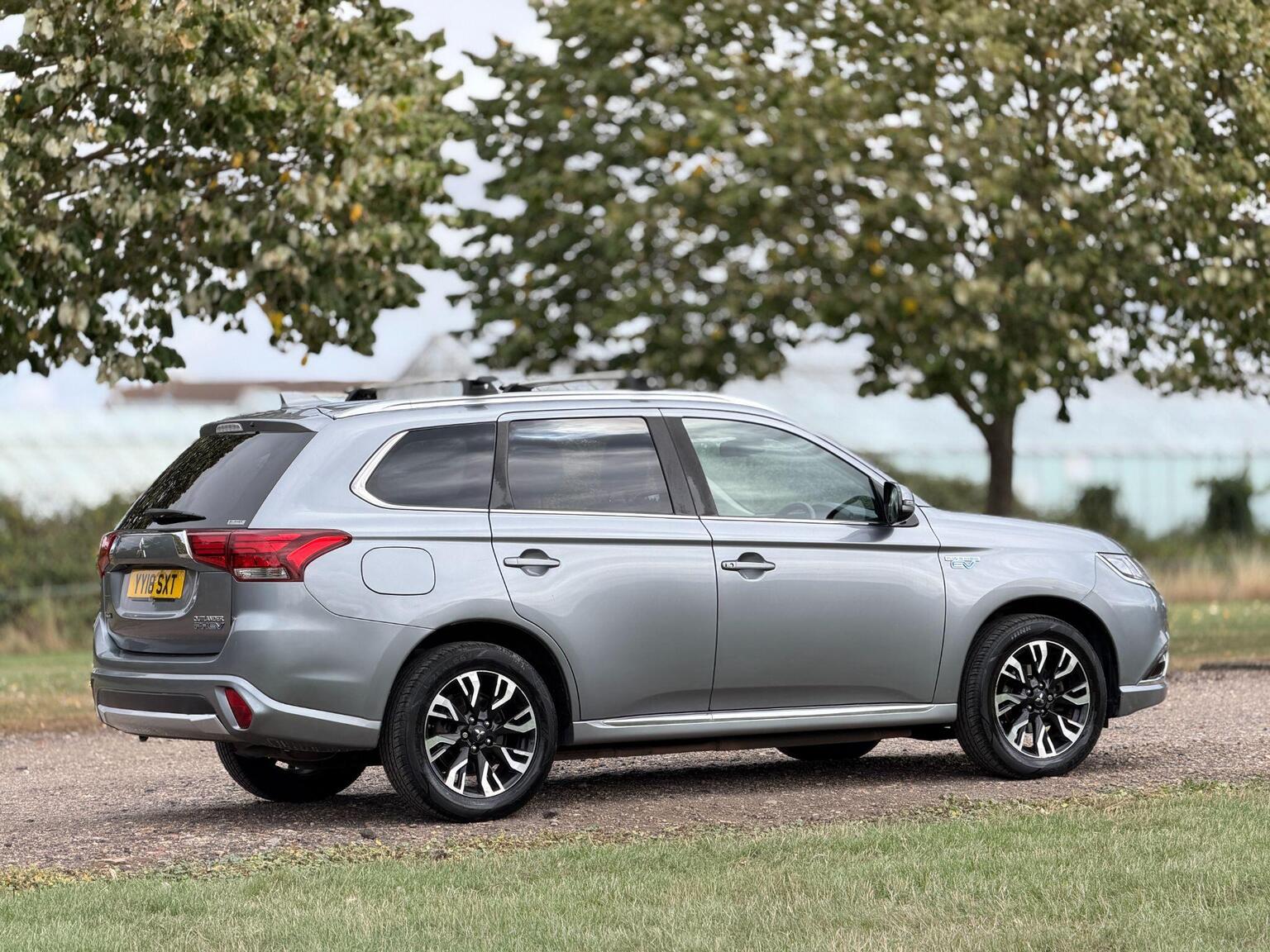 2018 Mitsubishi Outlander image 4
