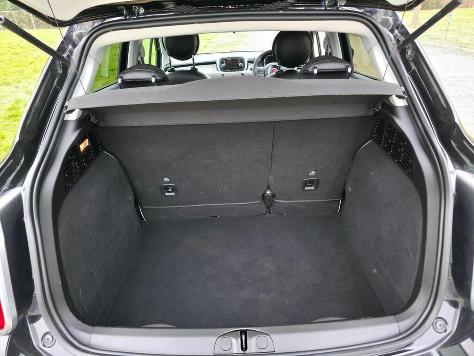 2017 Fiat 500X image 33