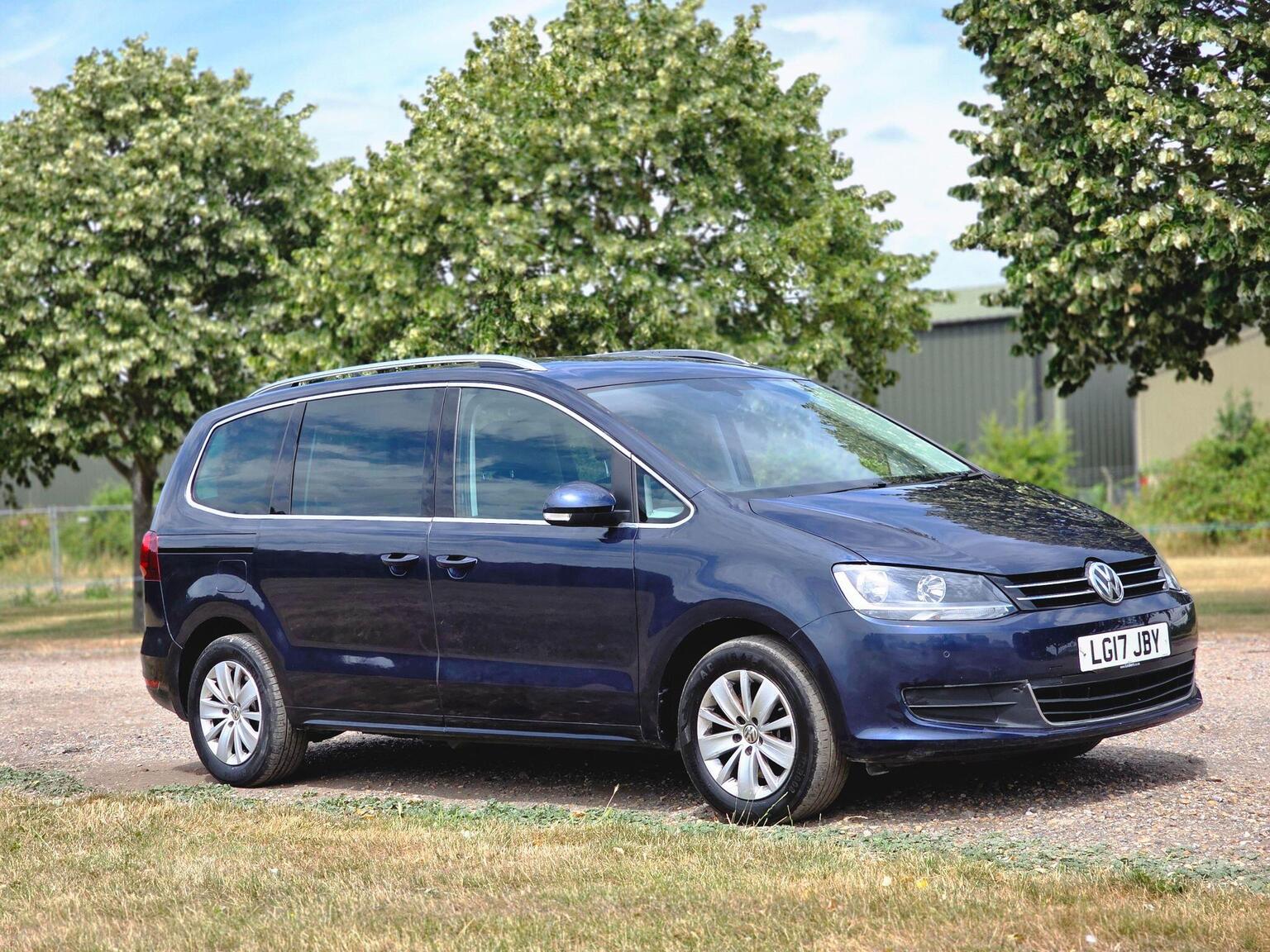 2017 Volkswagen Sharan image 2