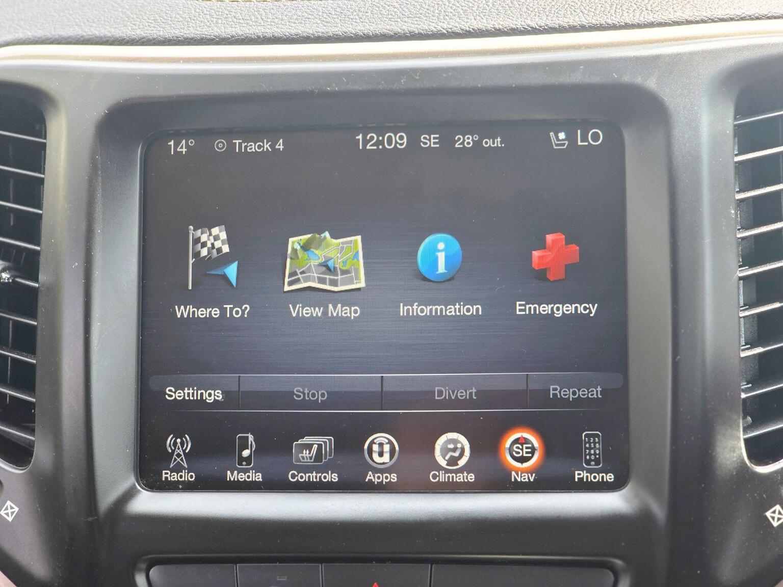 2016 Jeep Cherokee image 49
