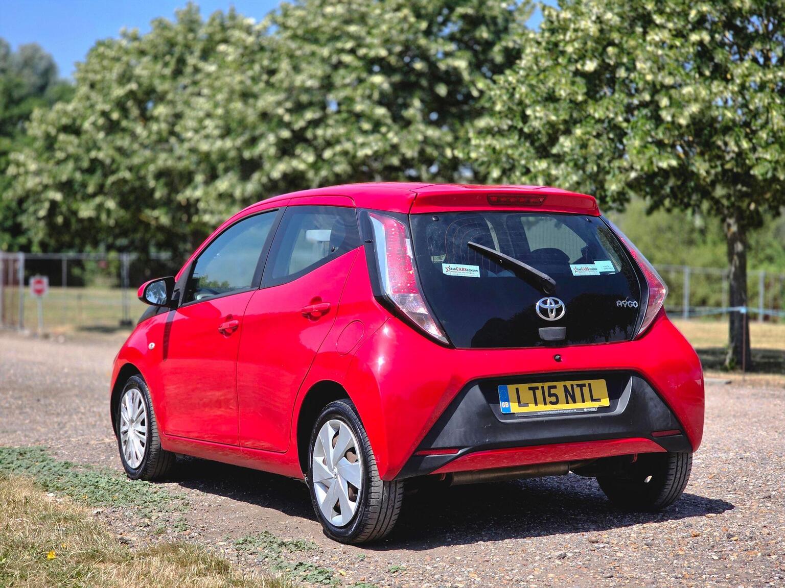 2015 Toyota AYGO image 12