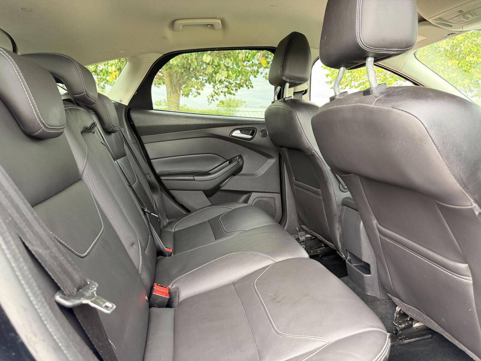 2016 Ford Focus image 23
