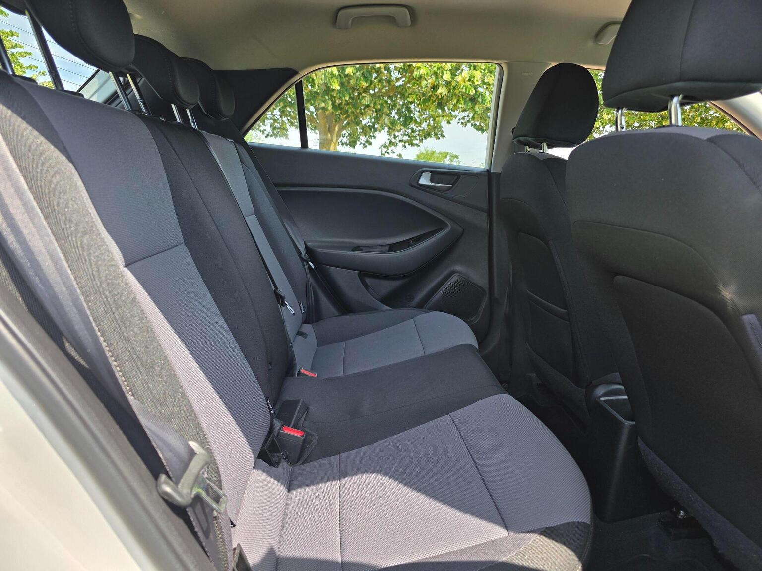 2018 Hyundai i20 image 23
