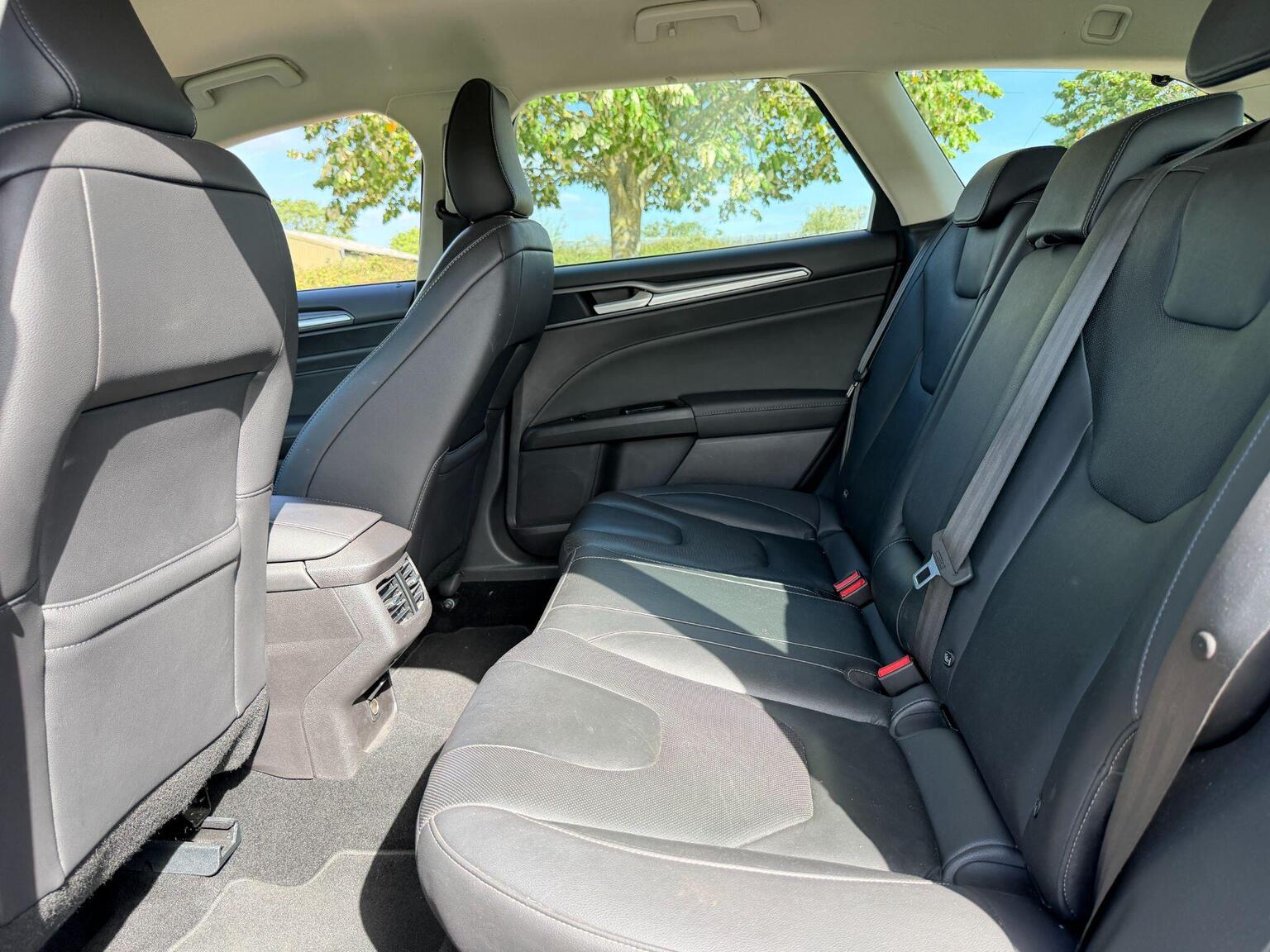 2018 Ford Mondeo image 23
