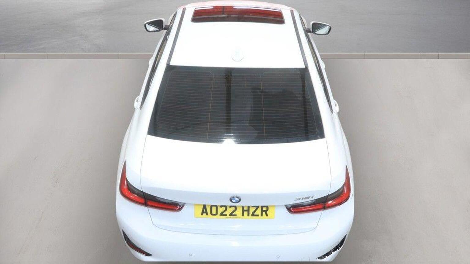 2022 BMW 3 Series image 5