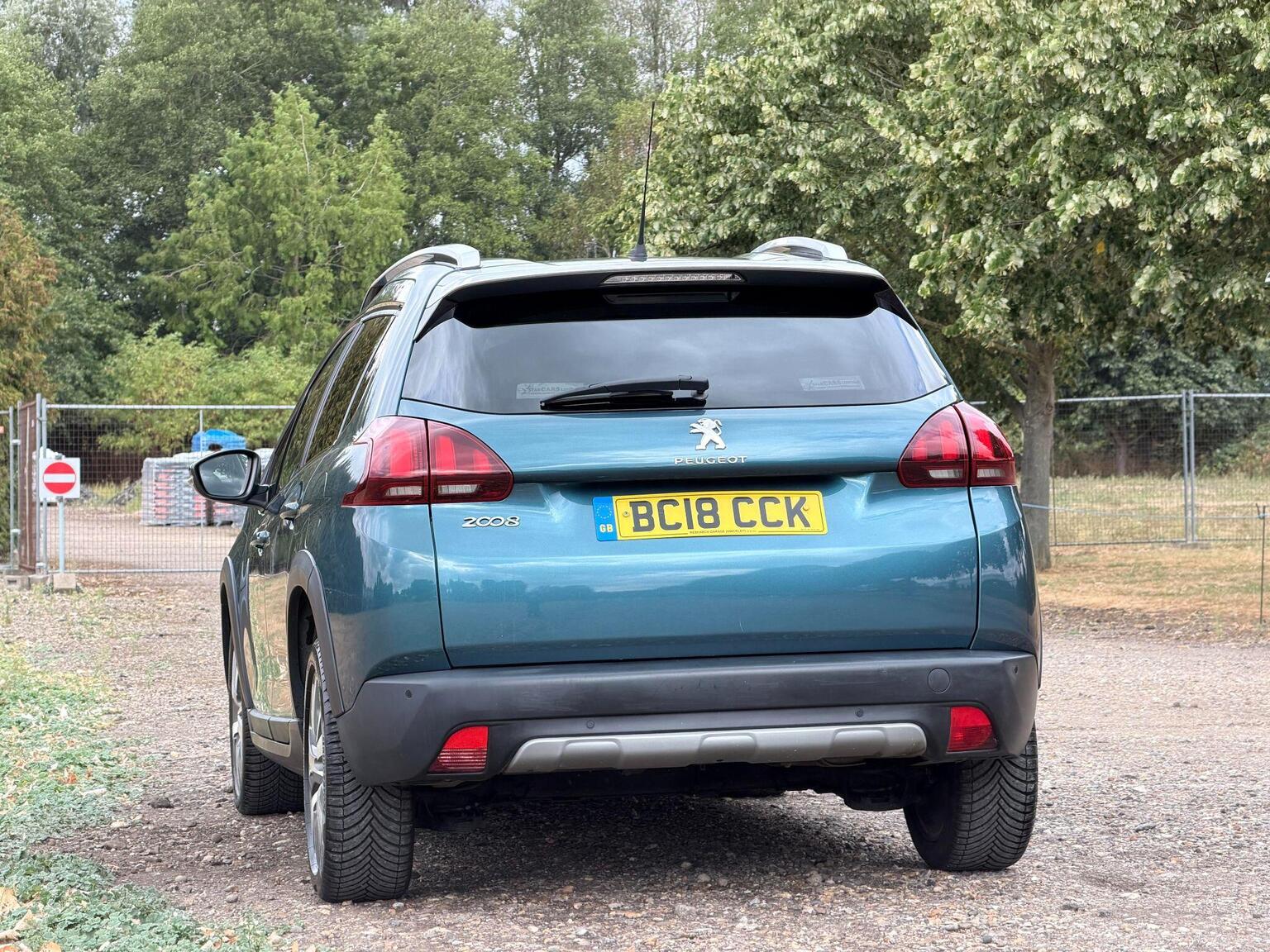 2018 Peugeot 2008 image 11