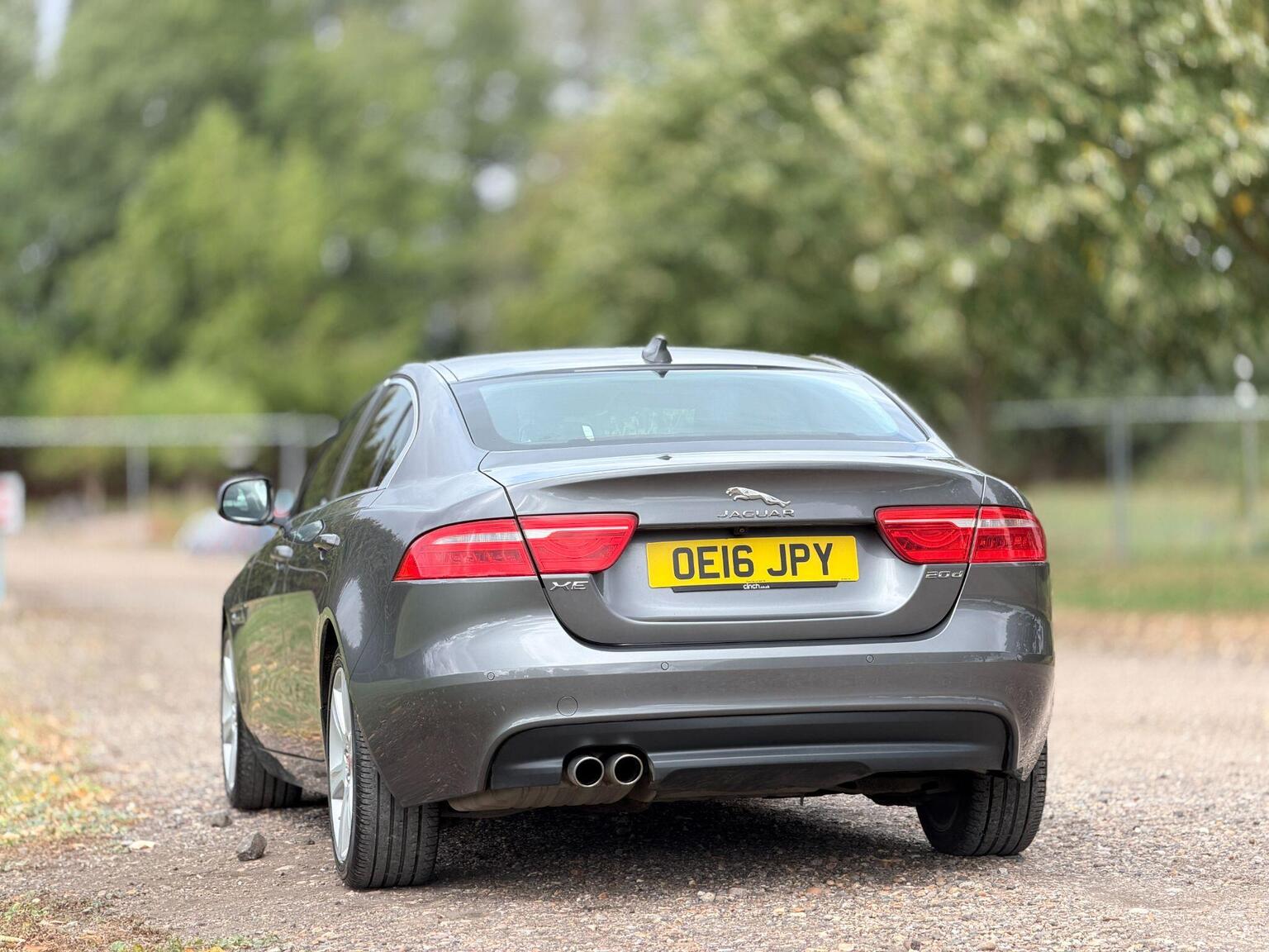 2016 Jaguar XE image 9