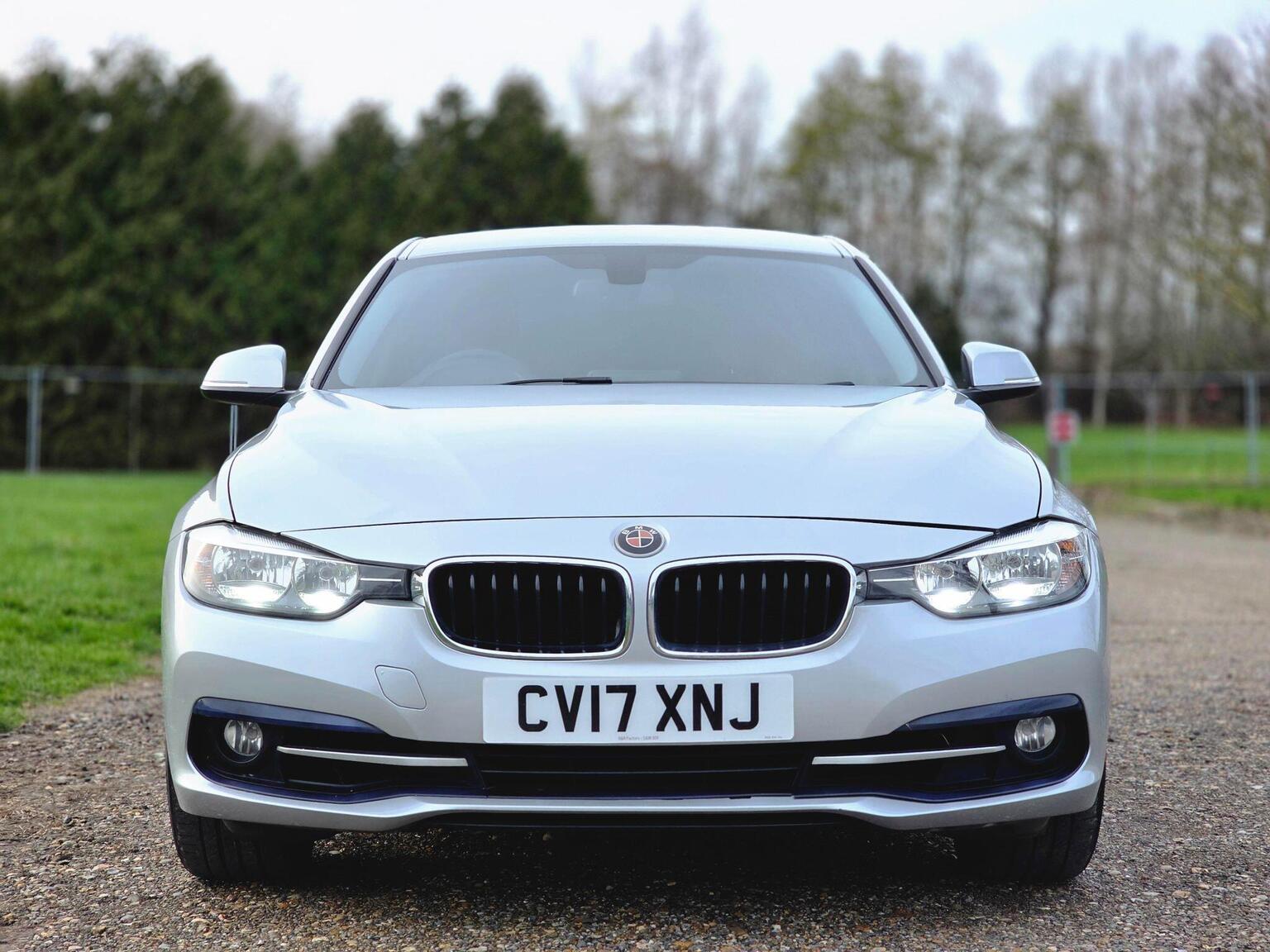 2017 BMW 3 Series image 18