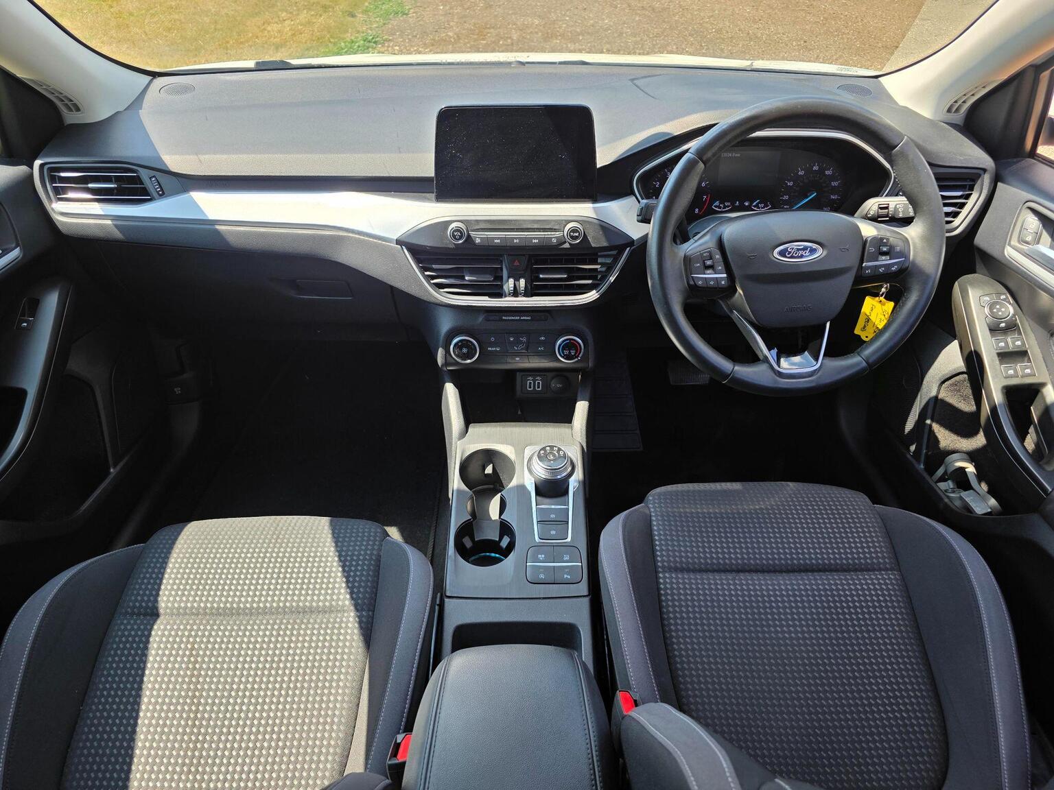 2020 Ford Focus image 33
