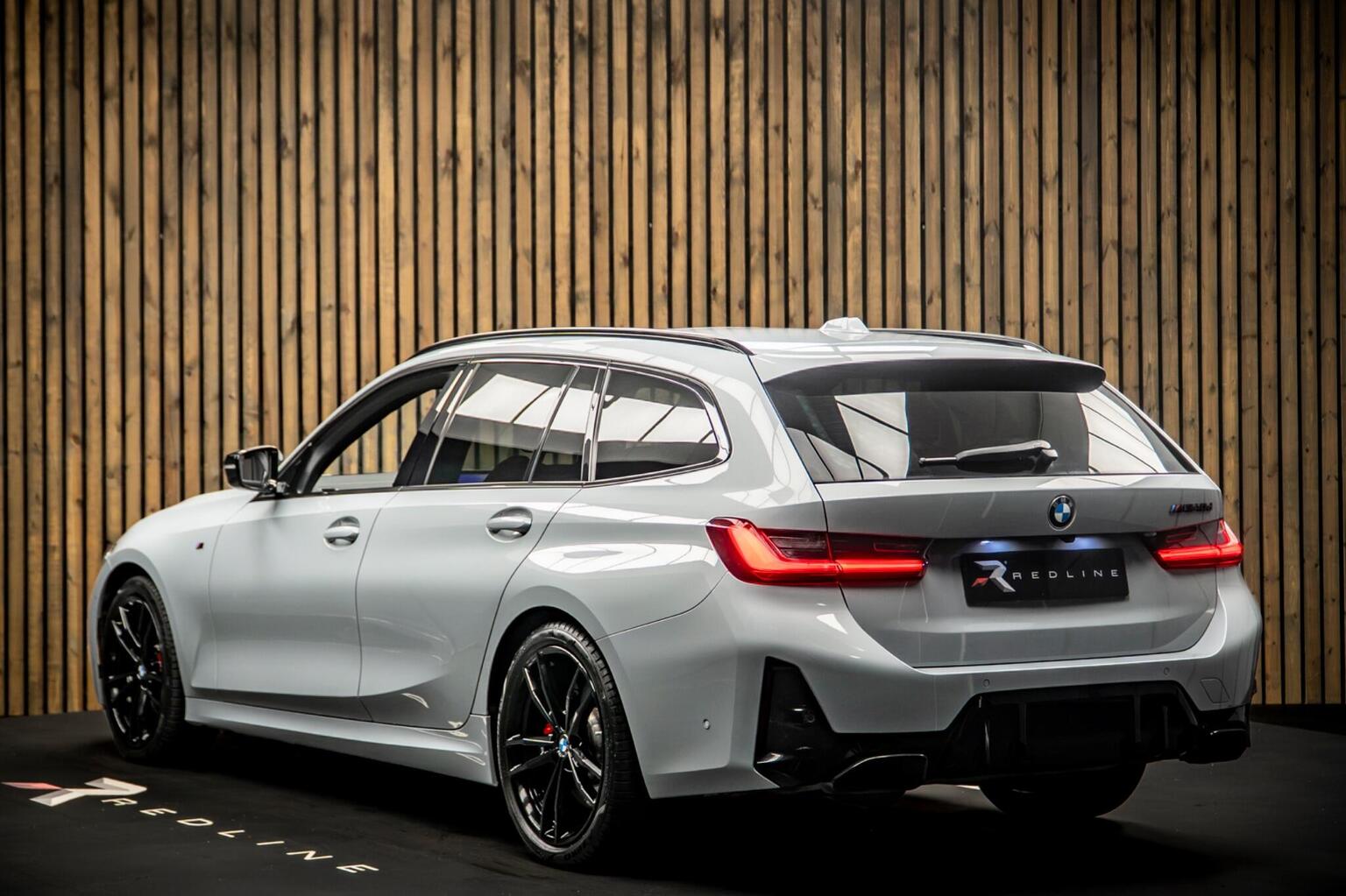 2023 BMW 3 Series M340d MHT Touring Auto xDrive — photograph 3