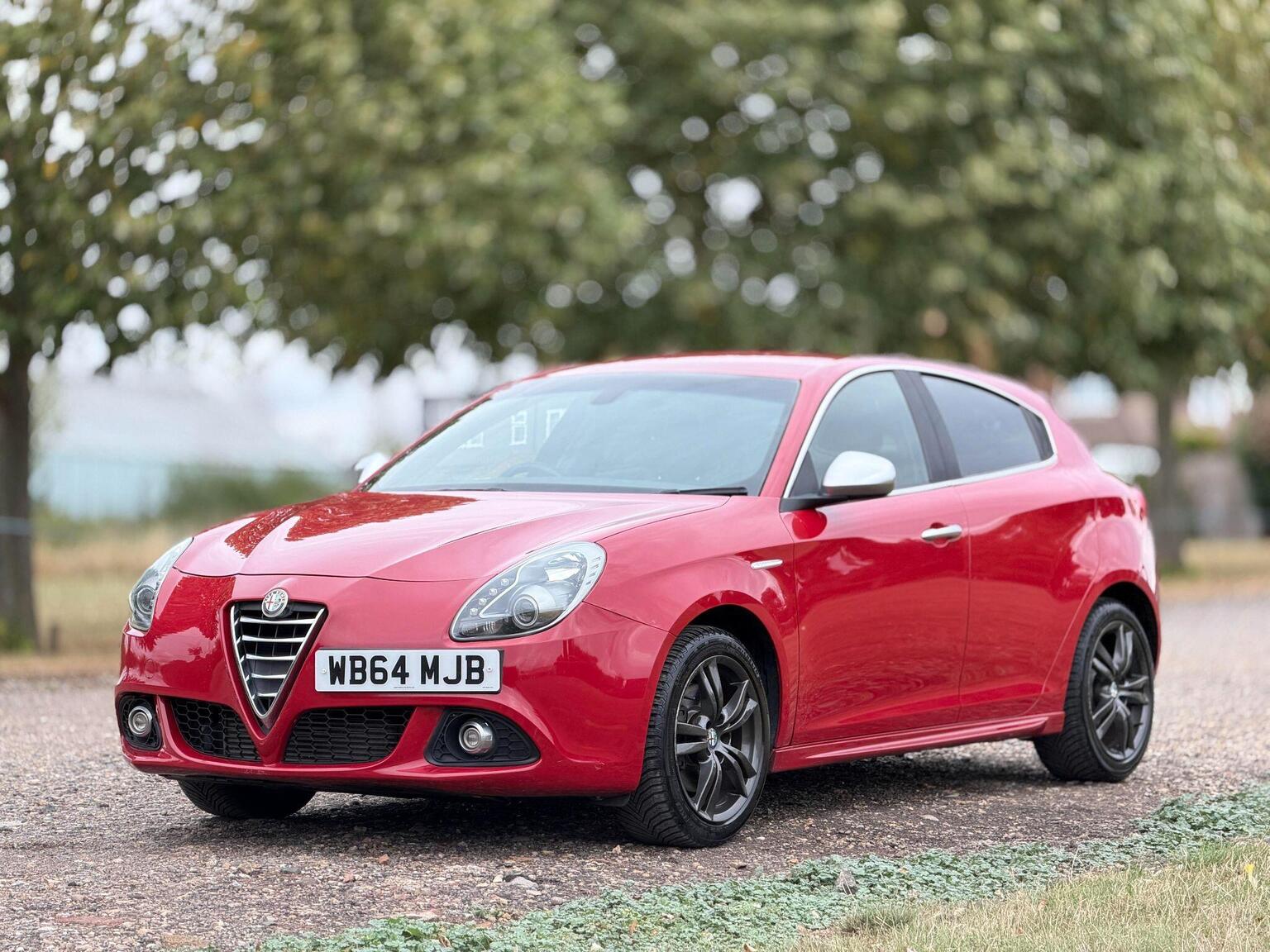 2014 Alfa Romeo Giulietta image 17