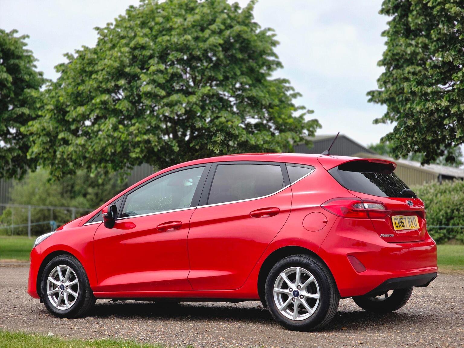 2017 Ford Fiesta image 12