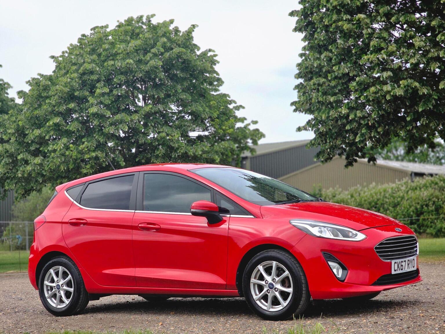 2017 Ford Fiesta image 2