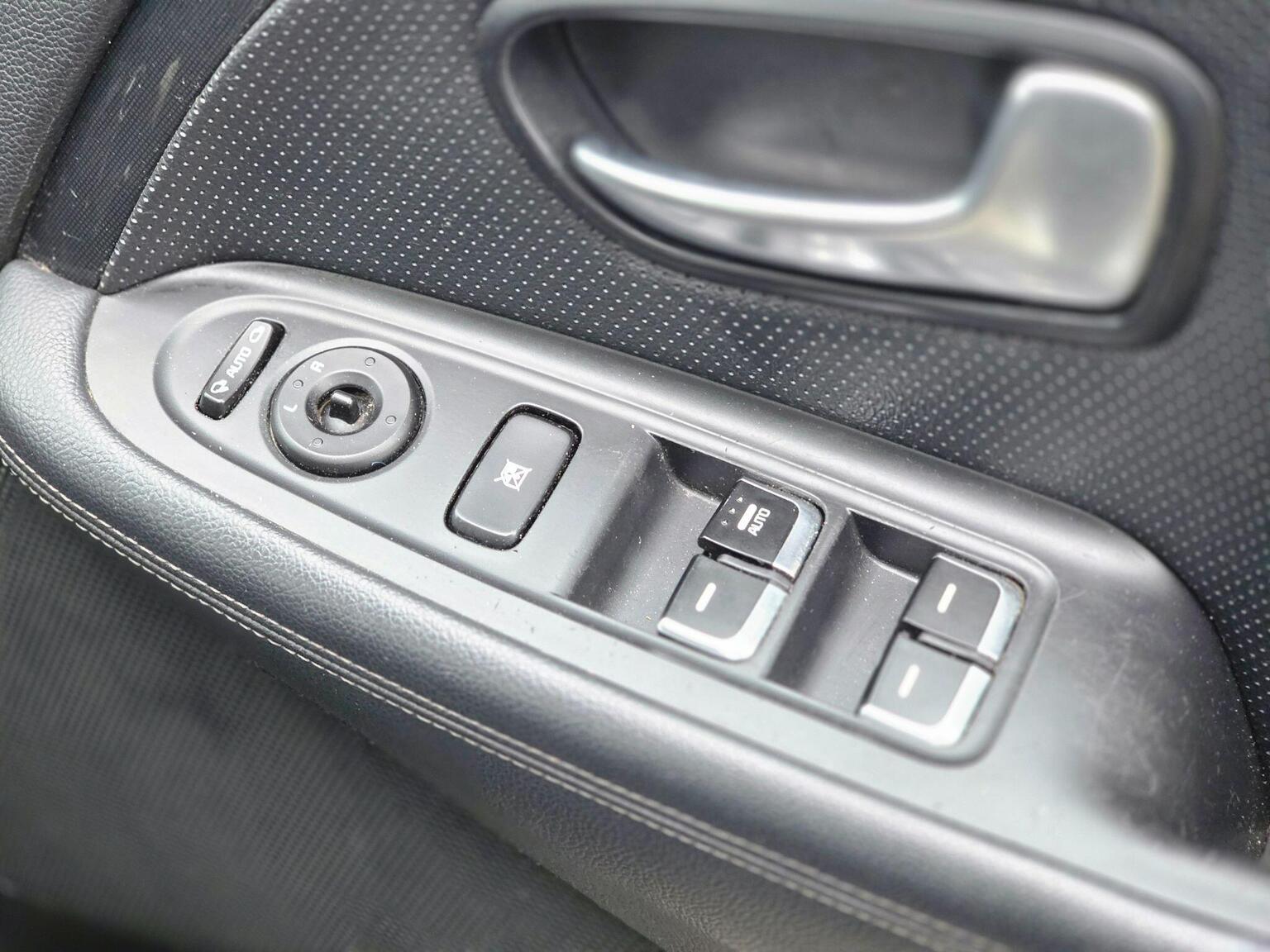 2013 Kia Carens image 41