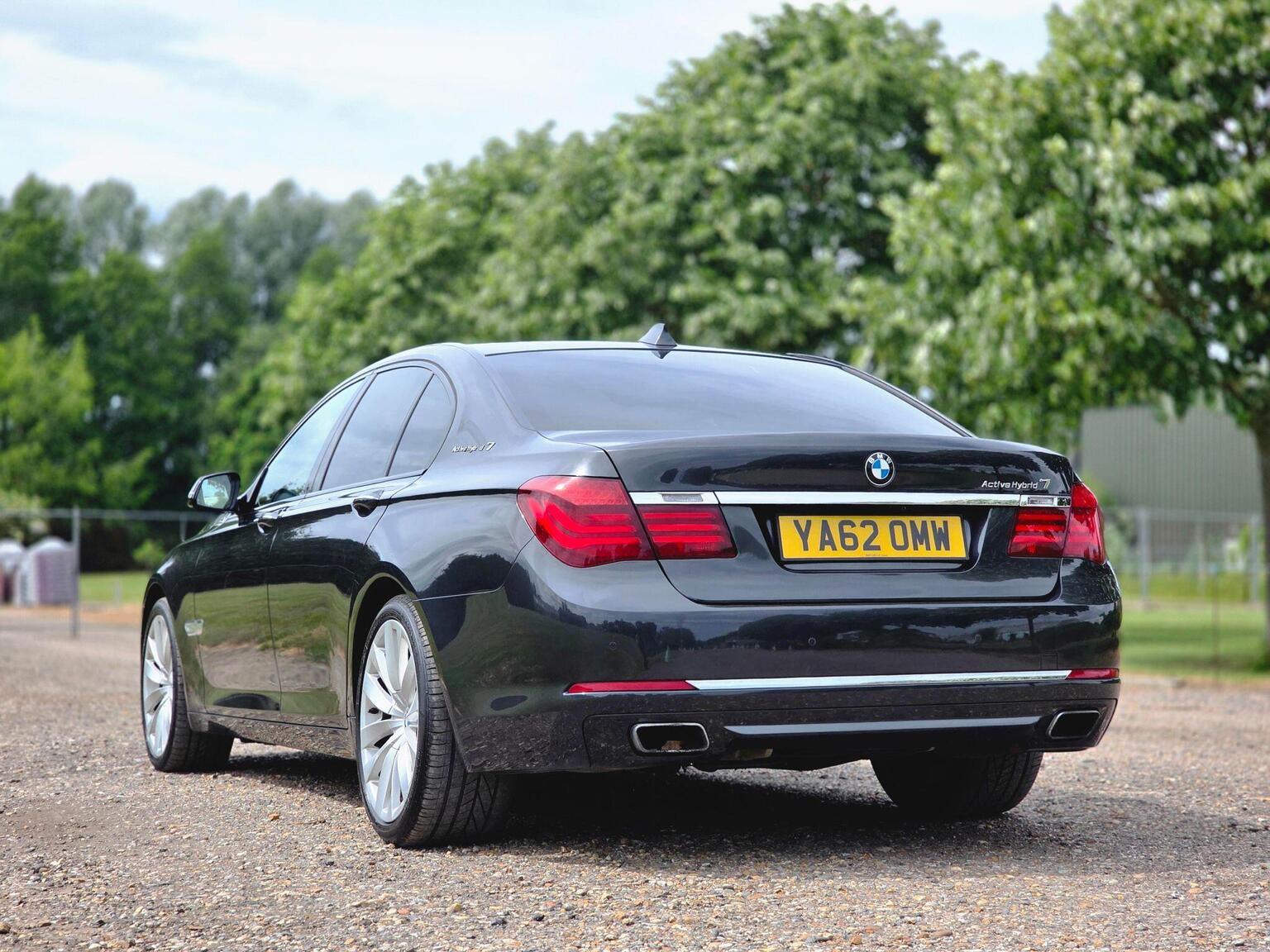 2013 BMW 7 Series image 9