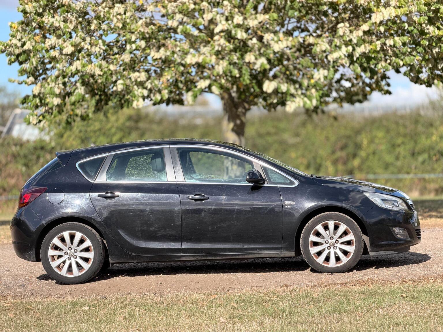 2011 Vauxhall Astra image 3