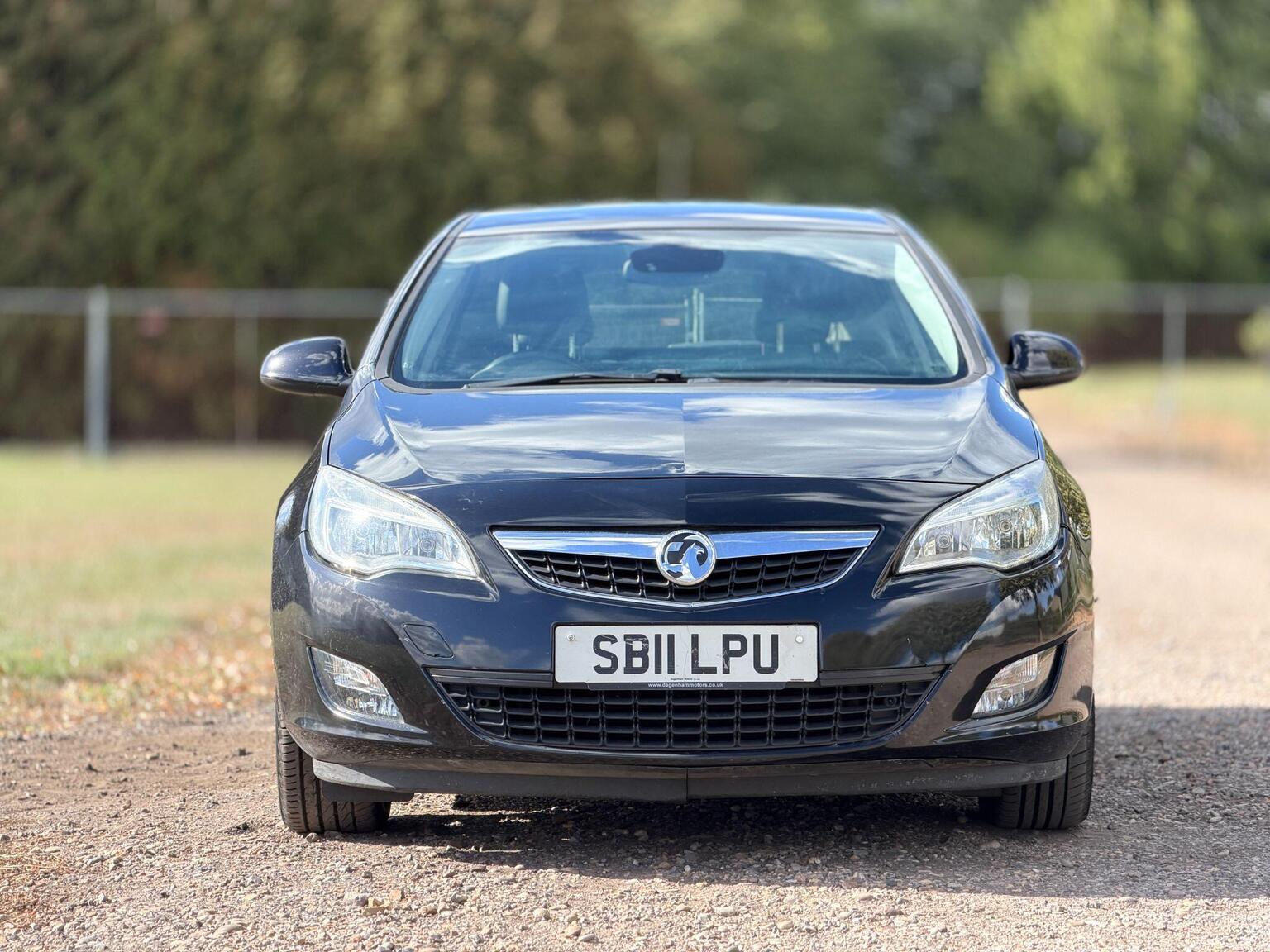 2011 Vauxhall Astra image 15