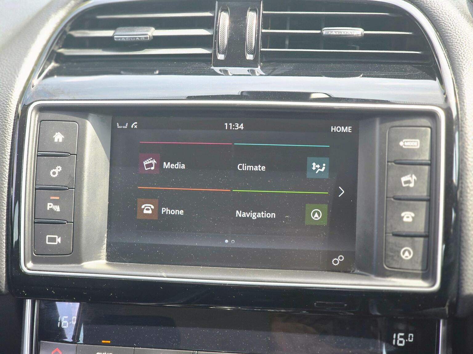 2016 Jaguar XE image 42