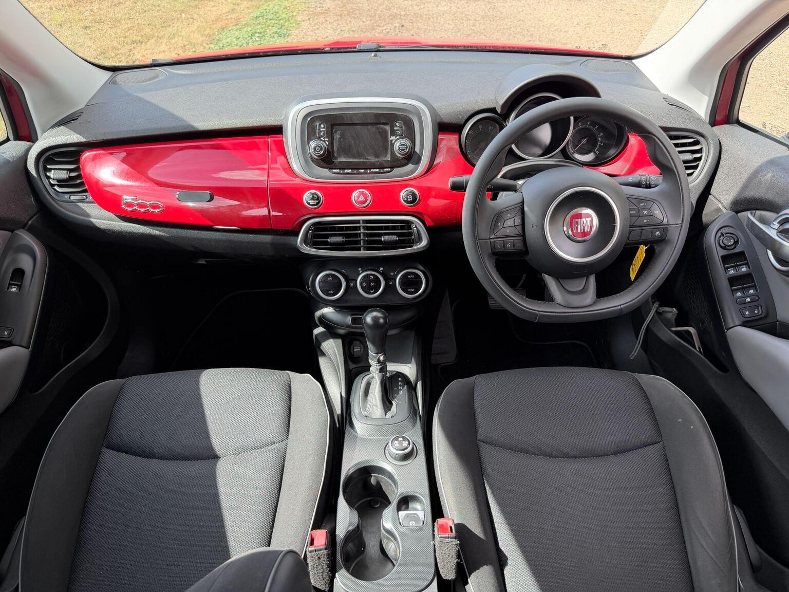 2016 Fiat 500X image 29