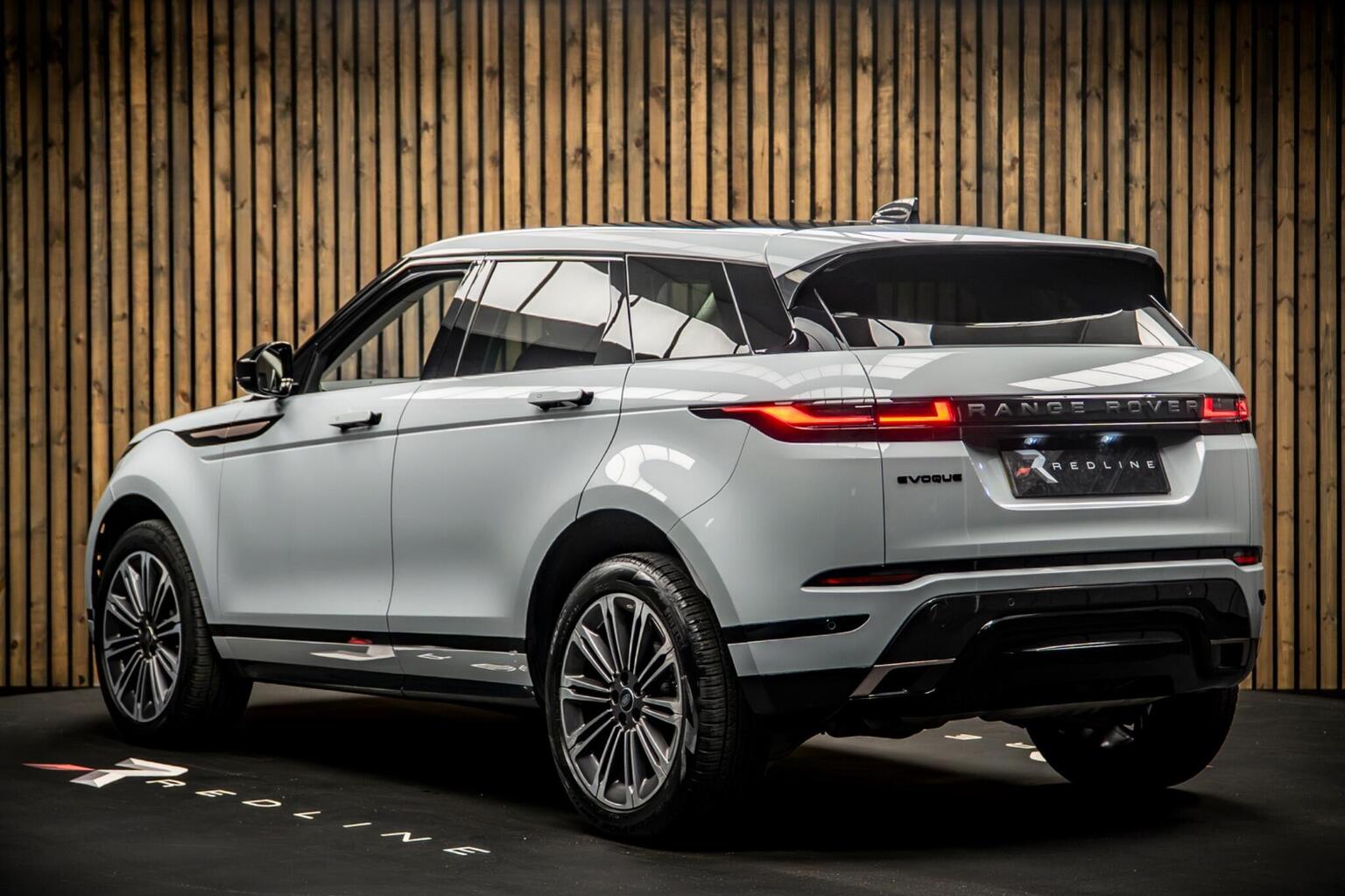 2023 Land Rover Range Rover Evoque Dynamic HSE — photograph 3