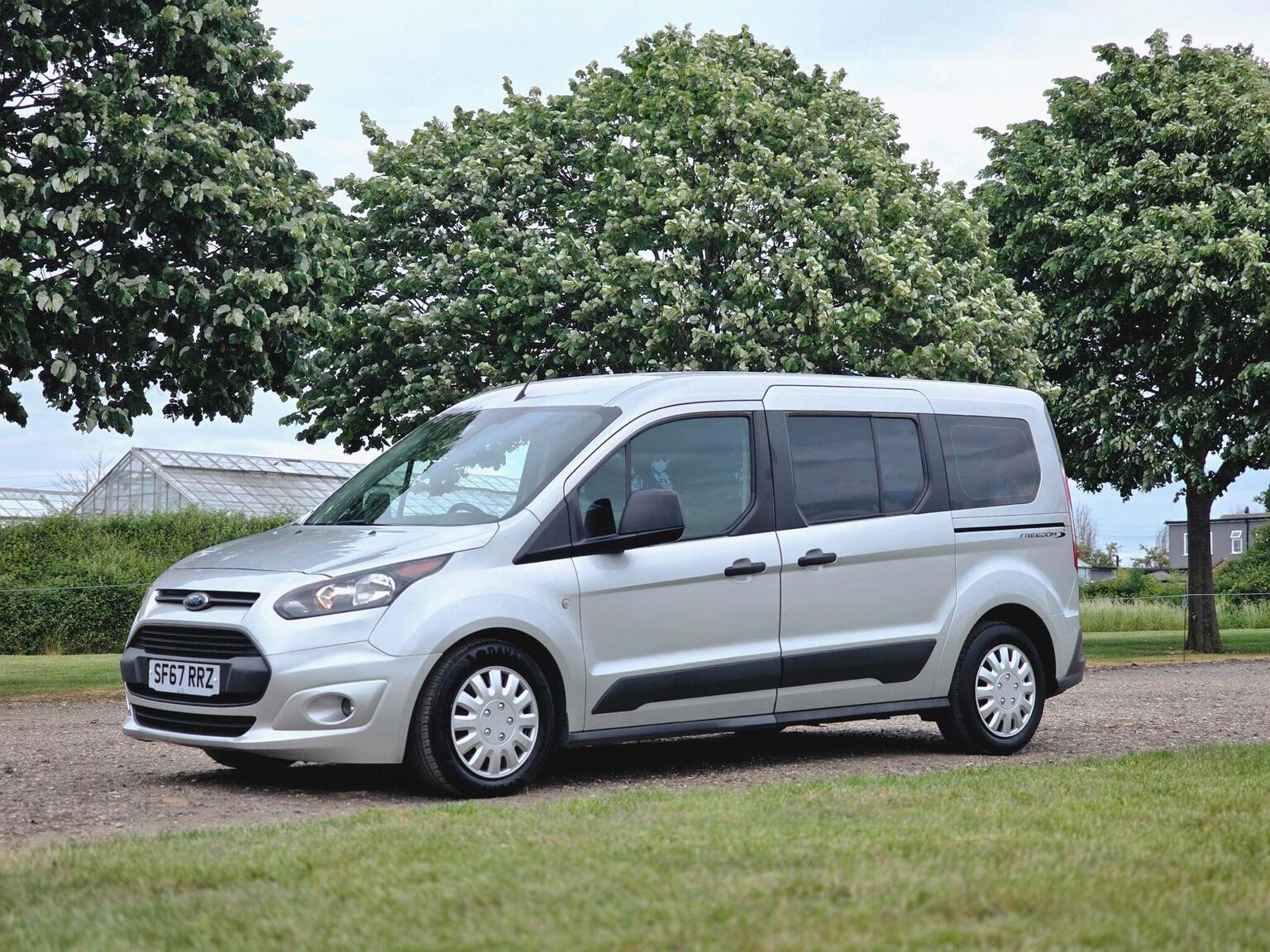 2017 Ford Grand Tourneo Connect image 16