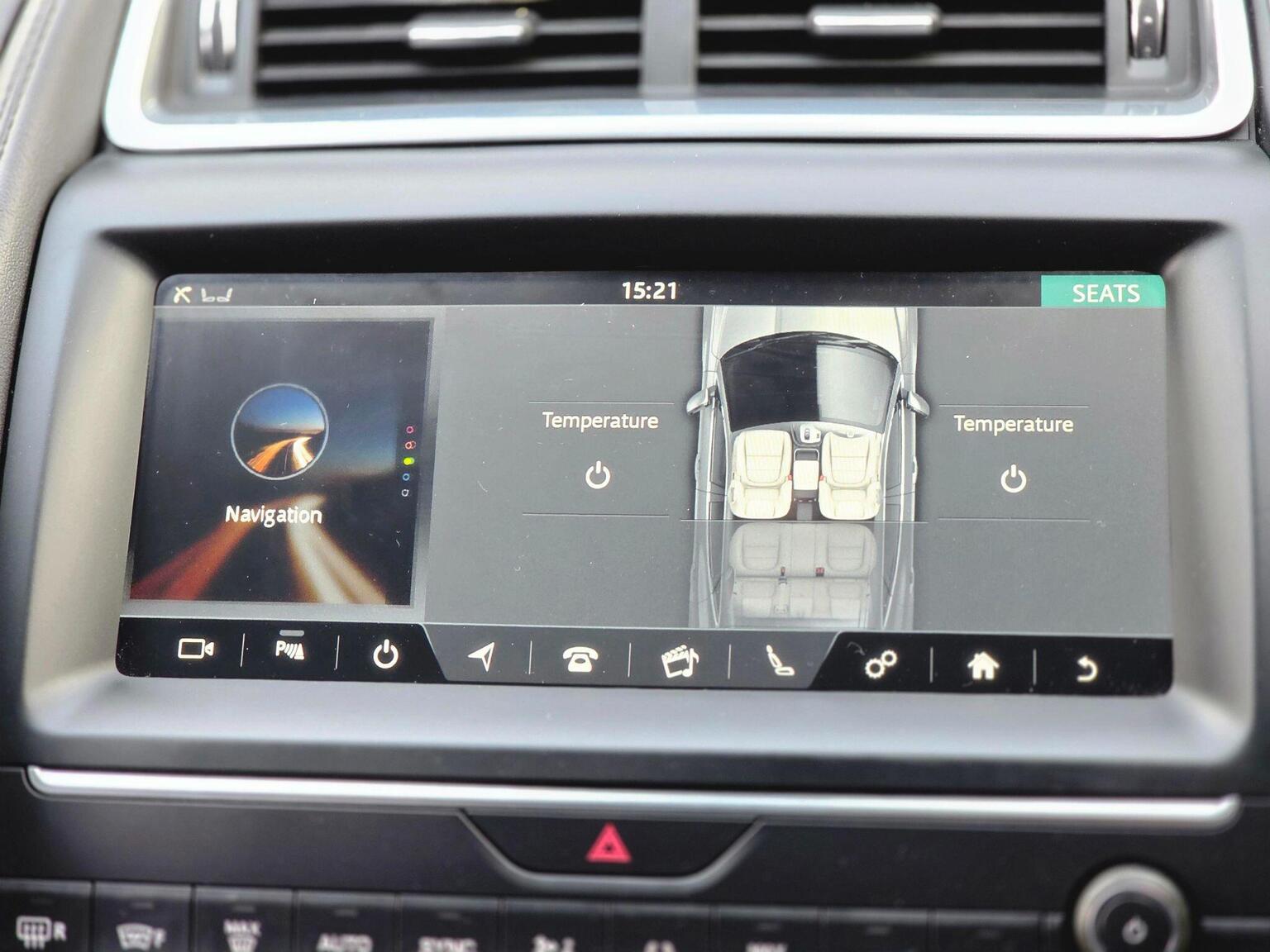 2019 Jaguar E-PACE image 43