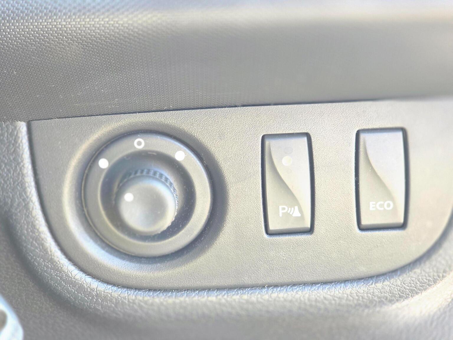 2013 Dacia Sandero Stepway image 36