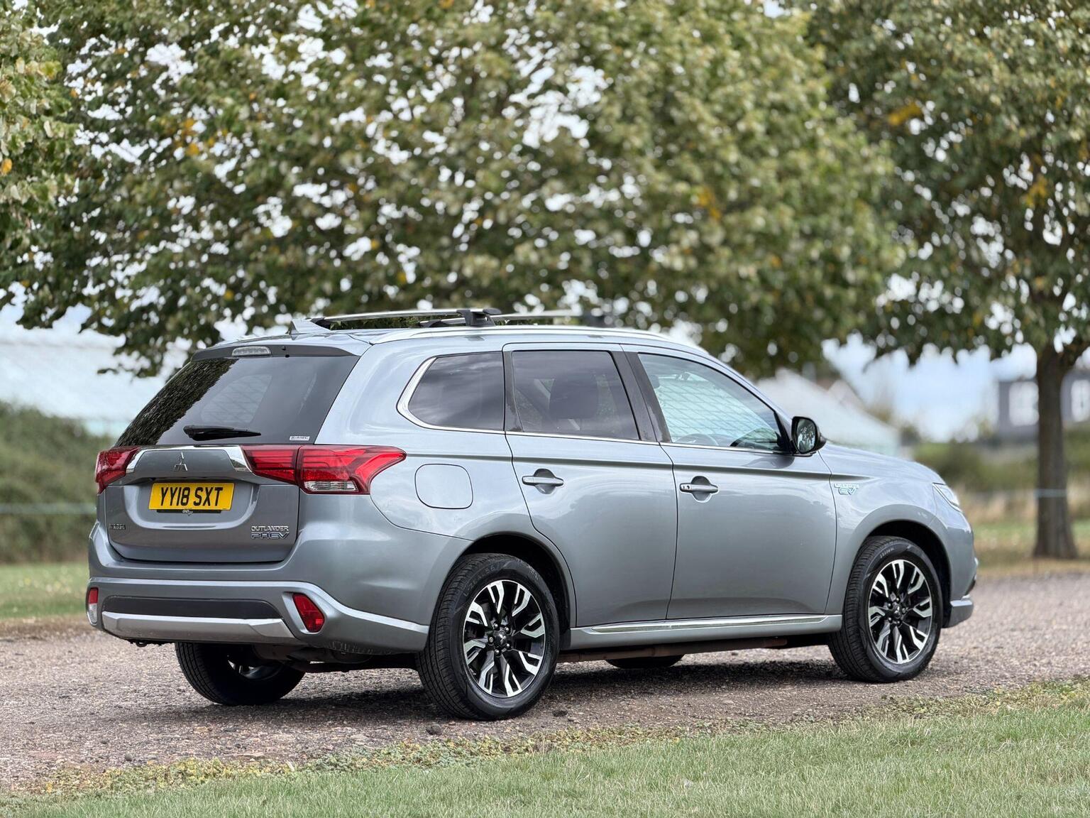 2018 Mitsubishi Outlander image 6