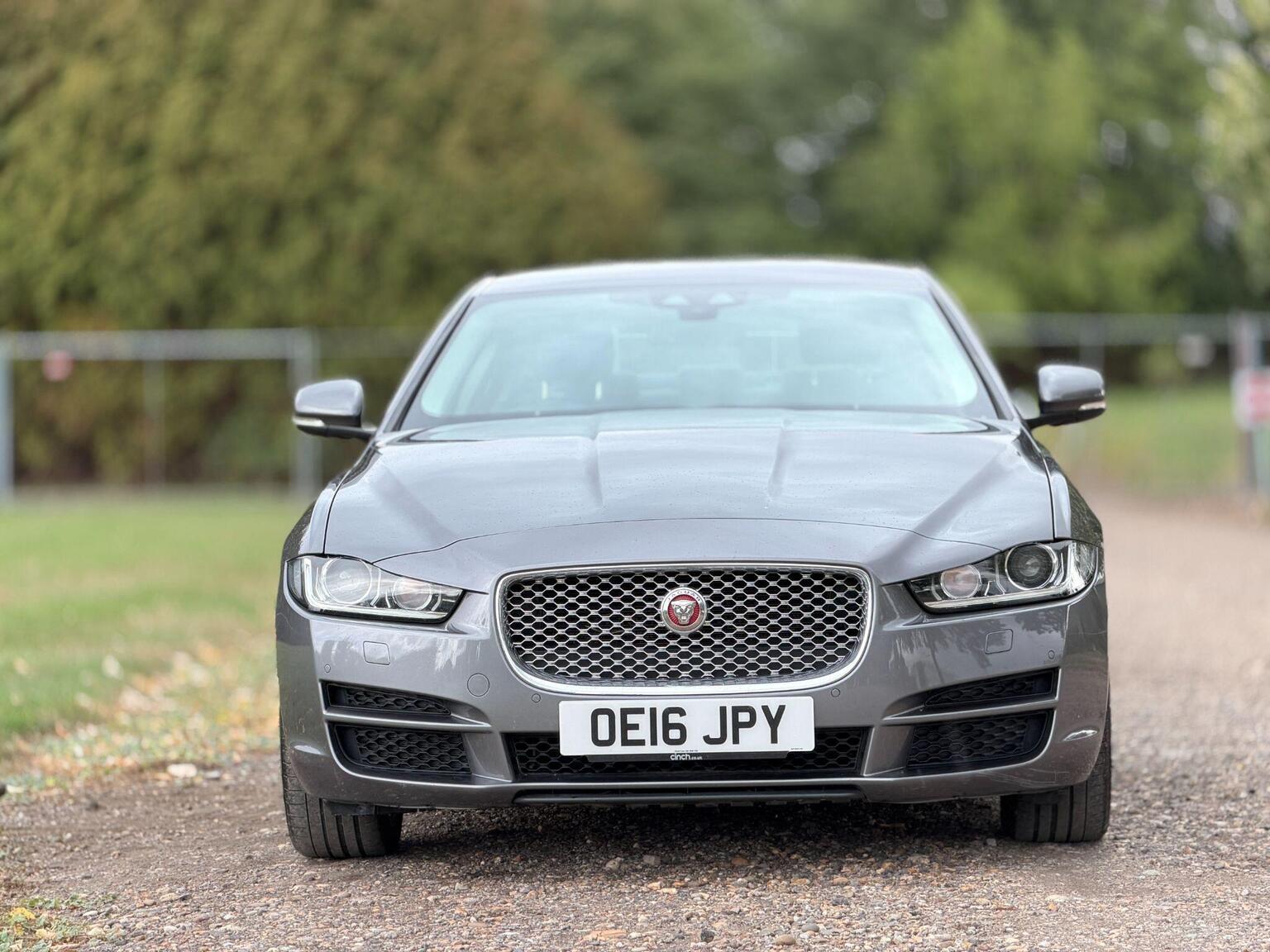 2016 Jaguar XE image 18