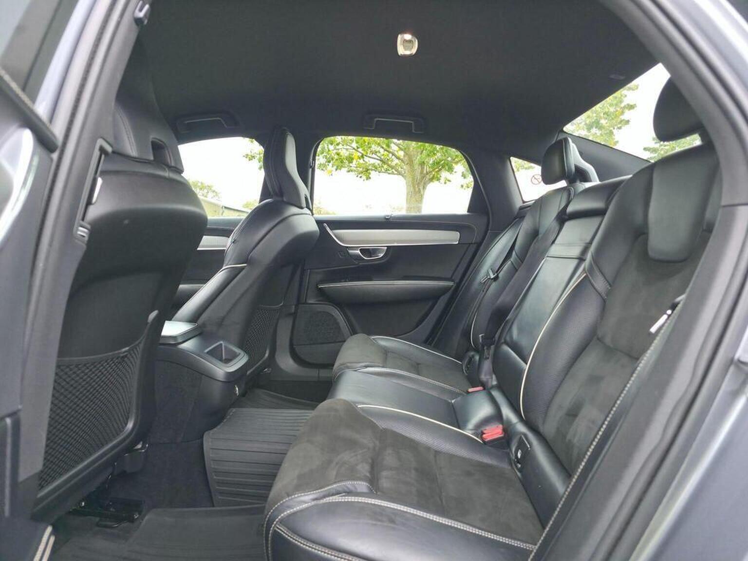 2019 Volvo S90 image 25