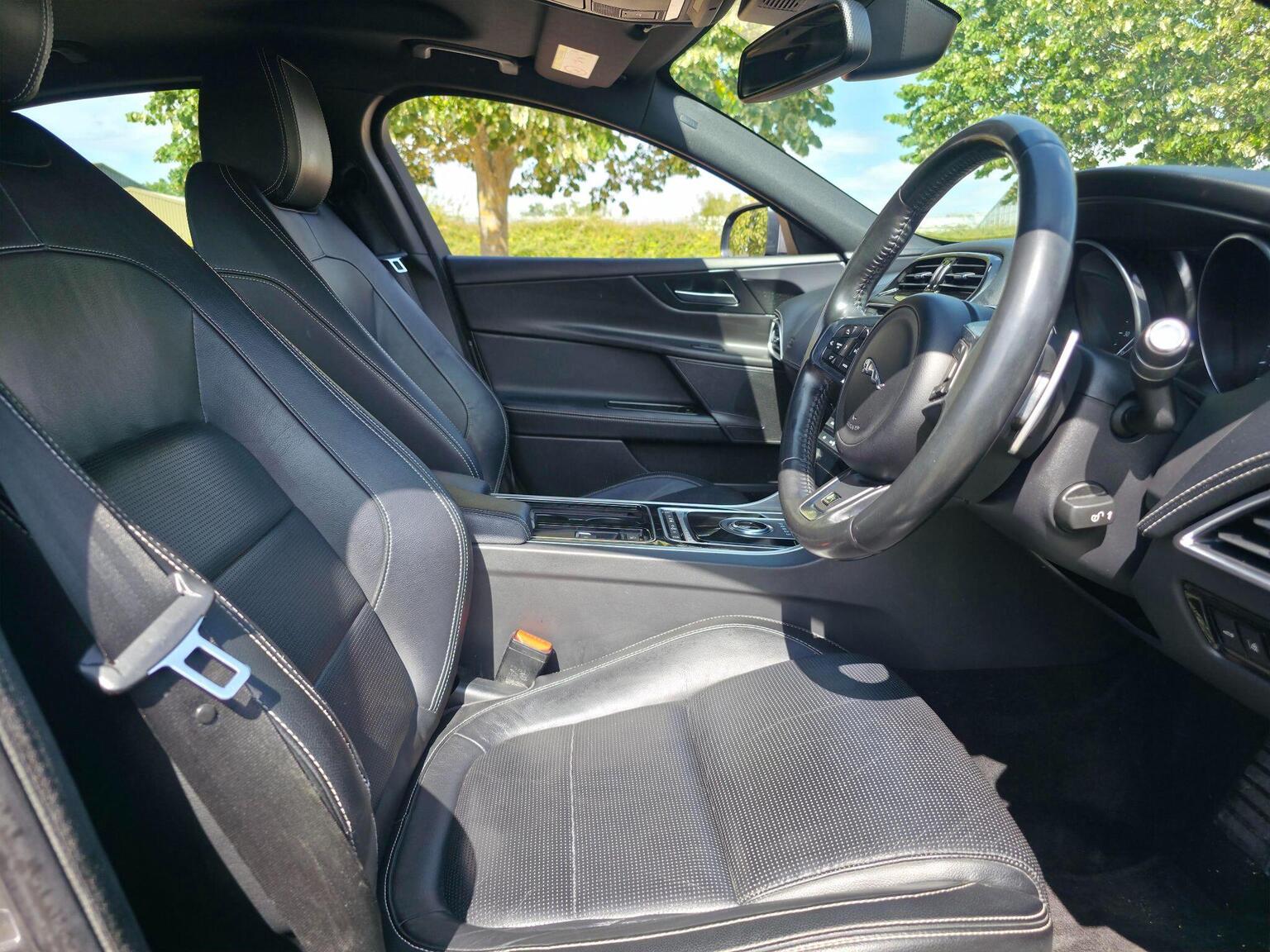 2018 Jaguar XE image 23