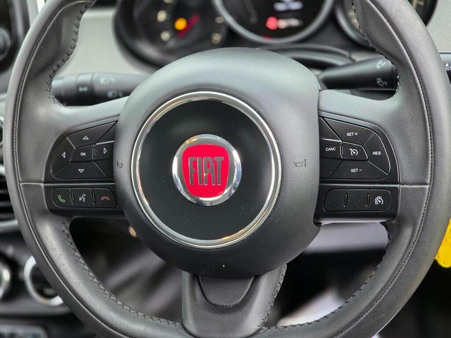 2017 Fiat 500X image 30