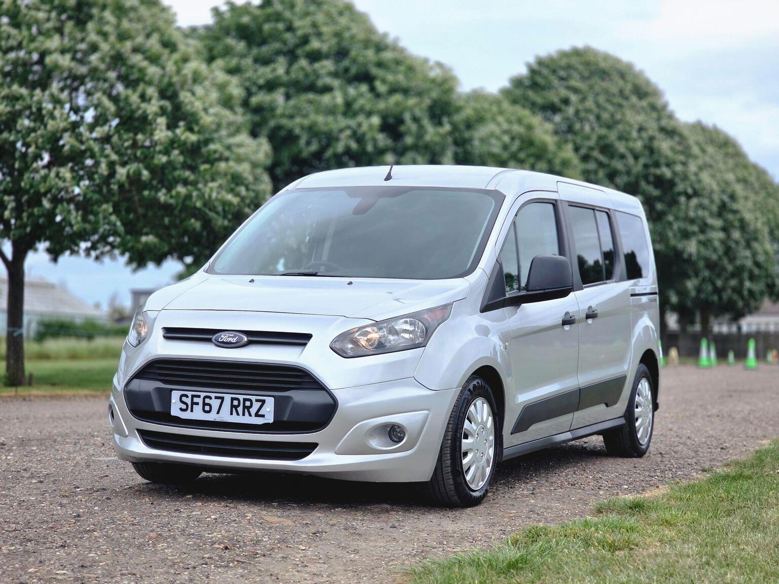 2017 Ford Grand Tourneo Connect image 18