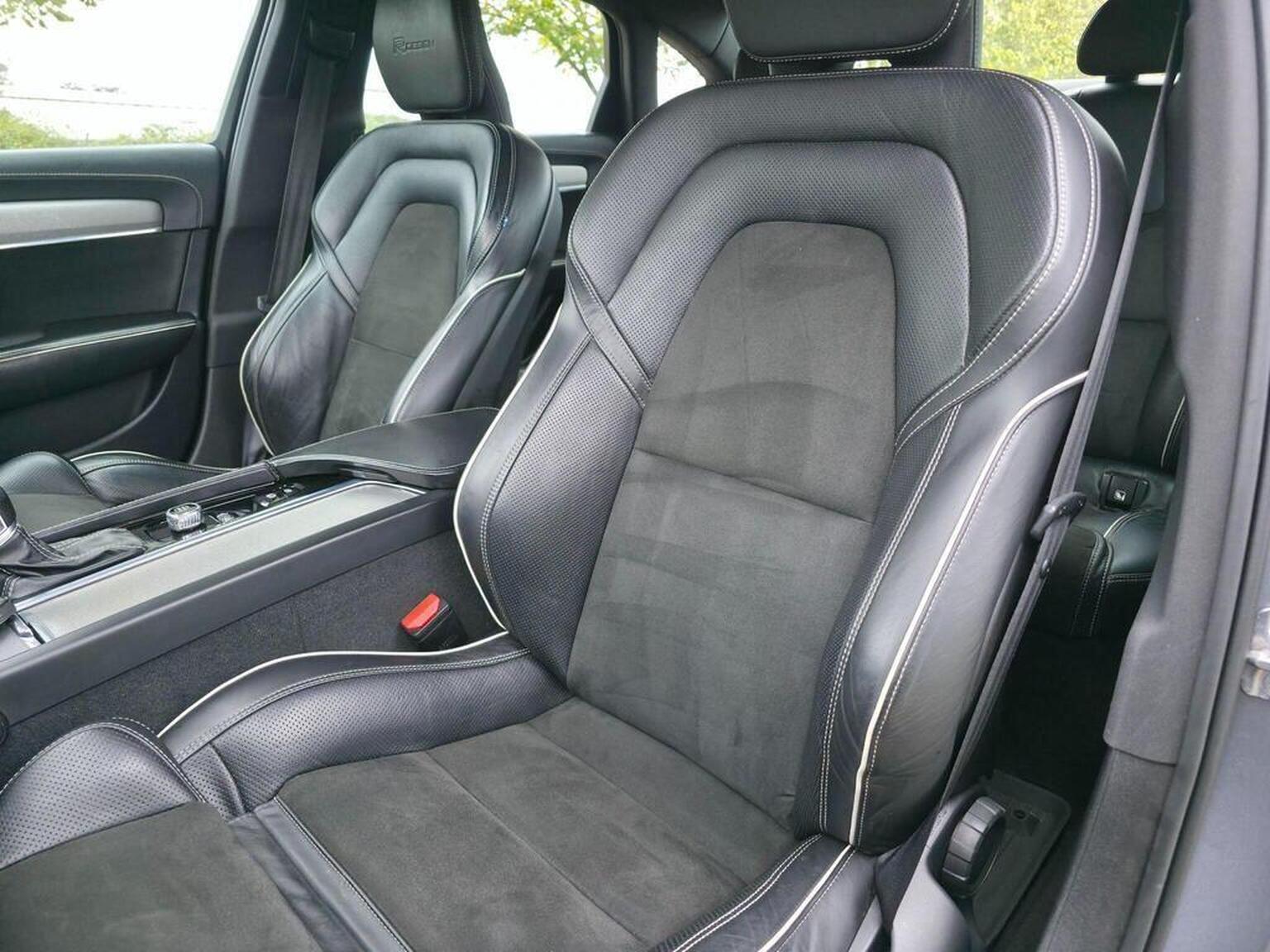 2019 Volvo S90 image 28