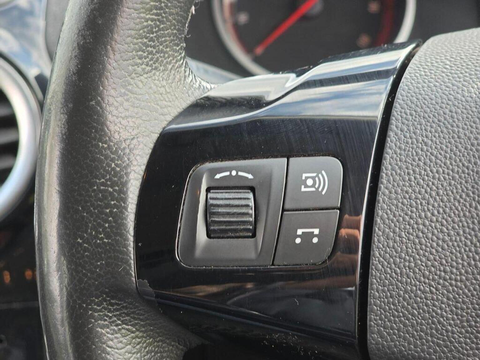 2013 Vauxhall Corsa image 33