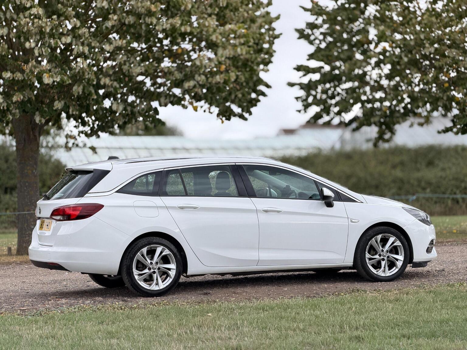 2020 Vauxhall Astra image 4