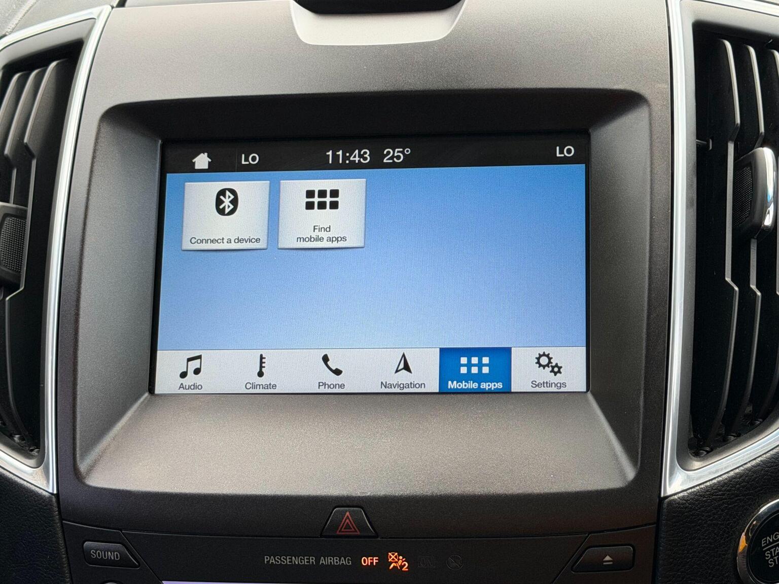 2018 Ford Edge image 55