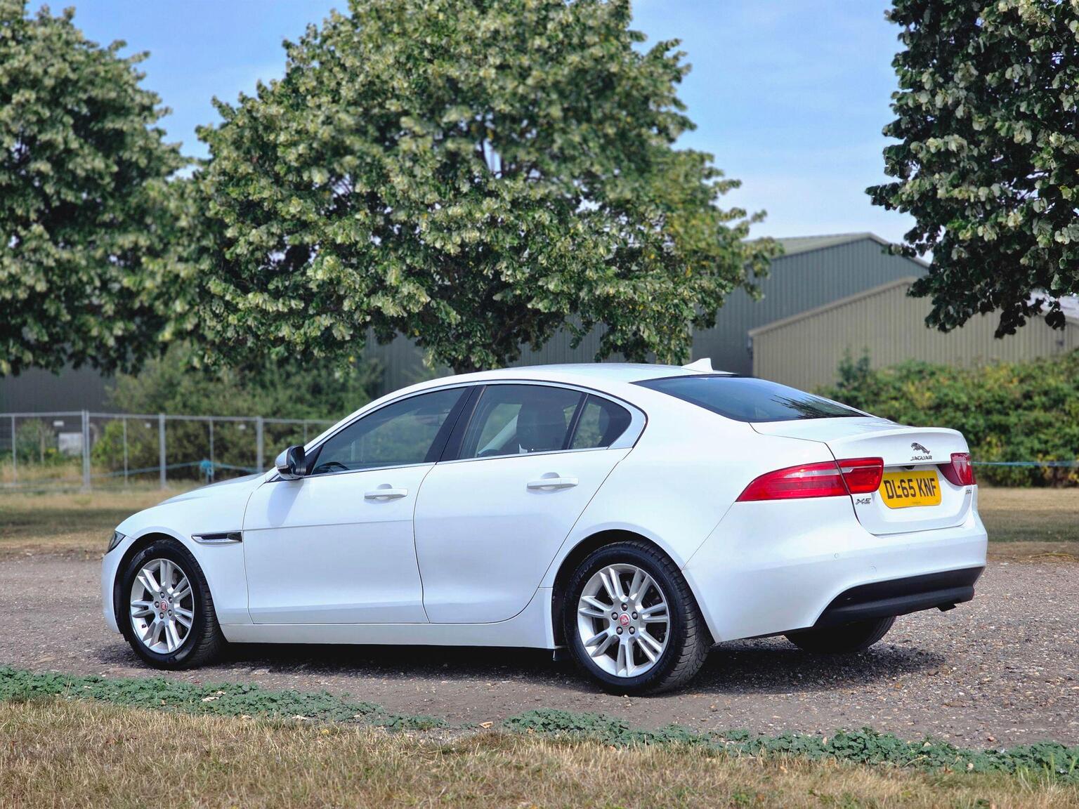 2016 Jaguar XE image 13