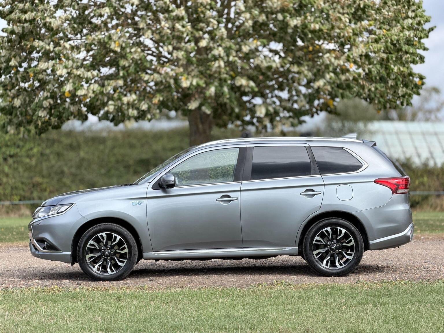 2018 Mitsubishi Outlander image 13