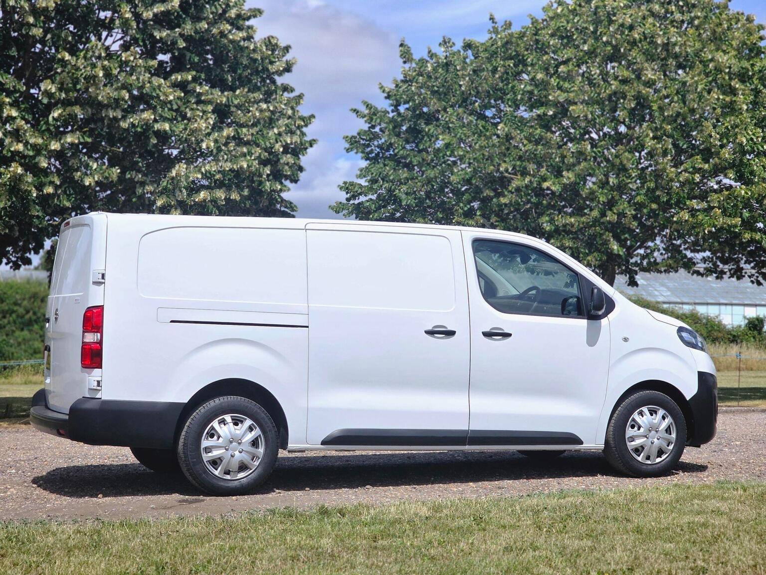2022 Vauxhall Vivaro image 6