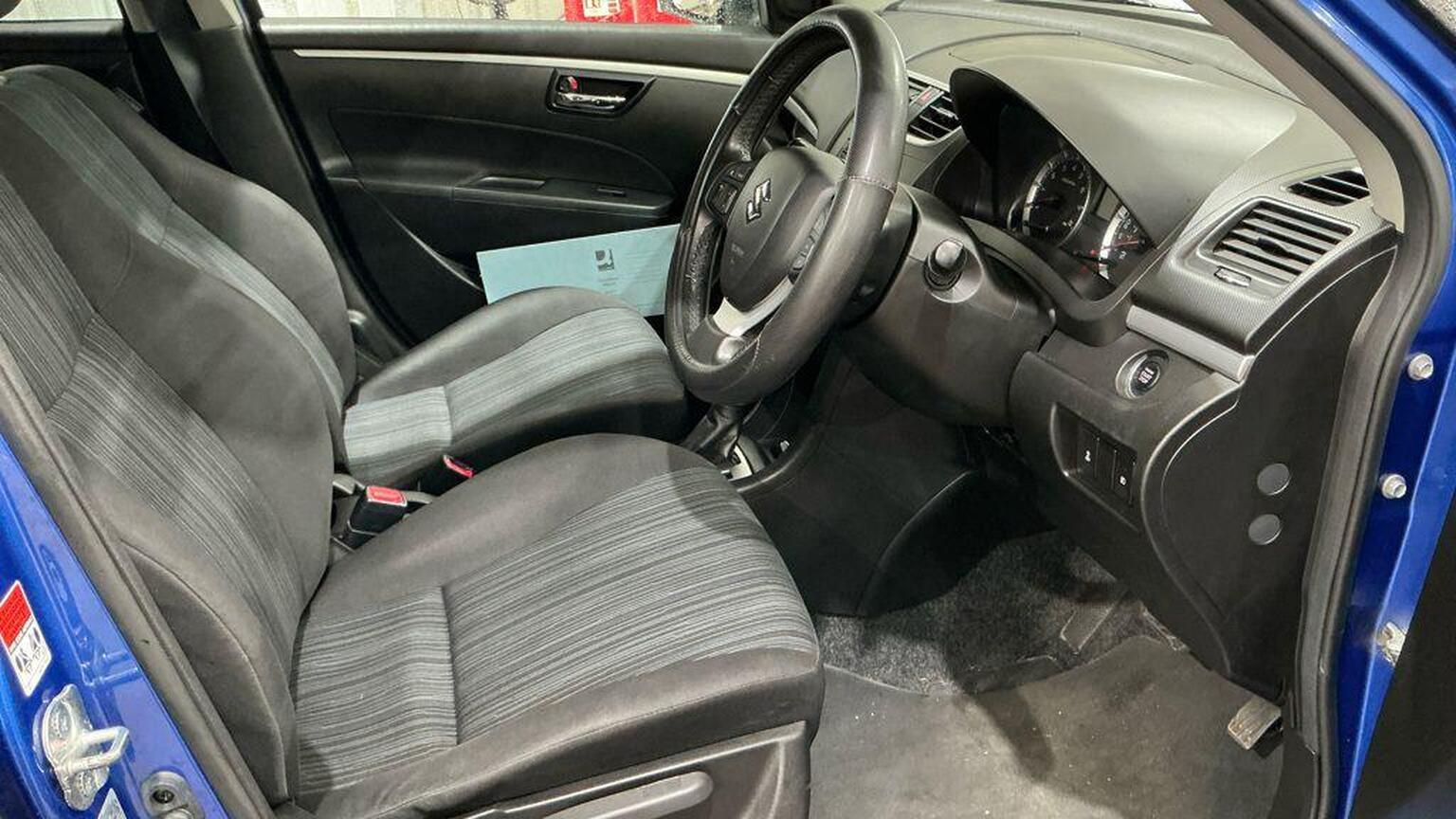 2016 Suzuki Swift image 12