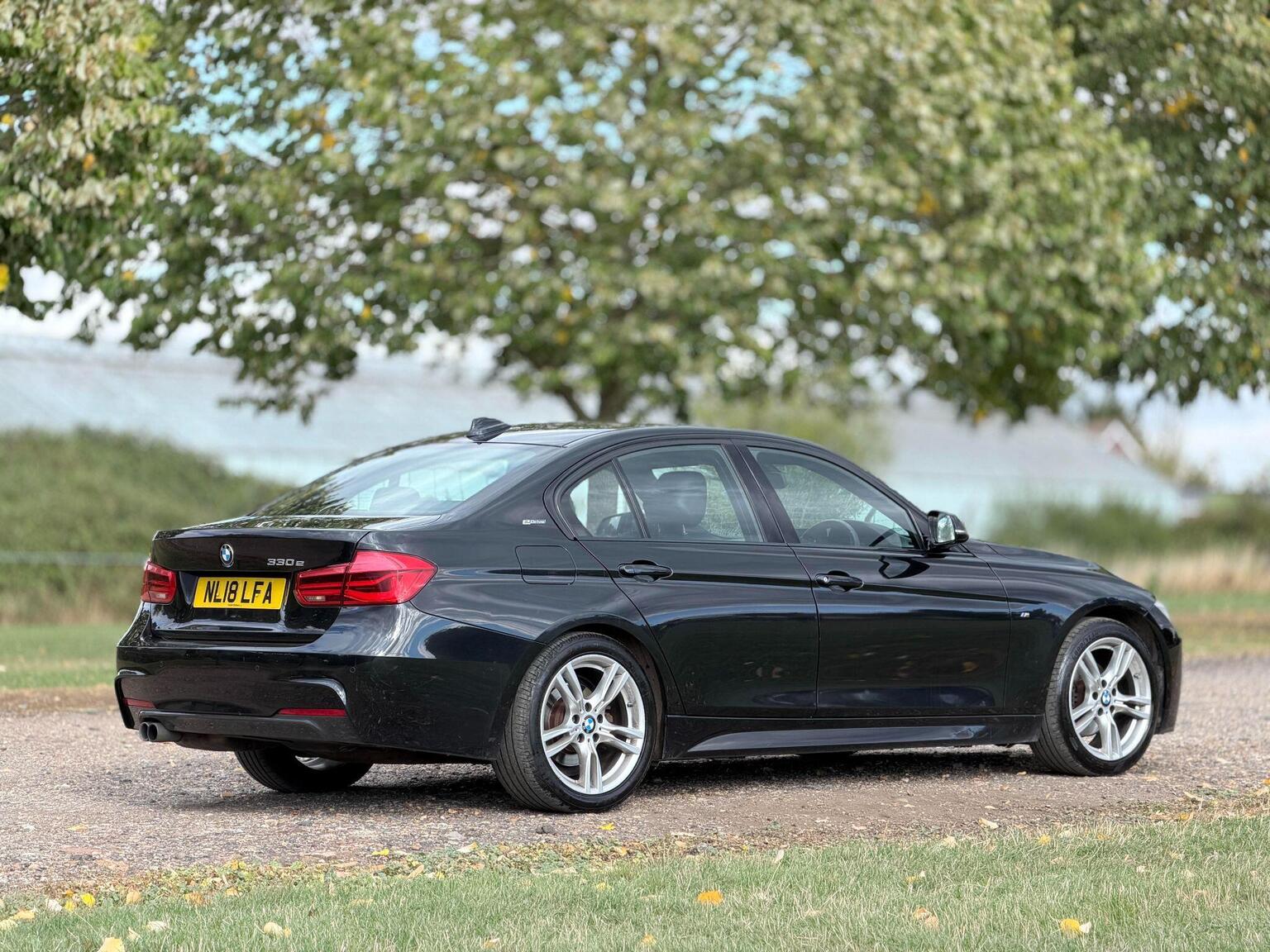 2018 BMW 3 Series image 7